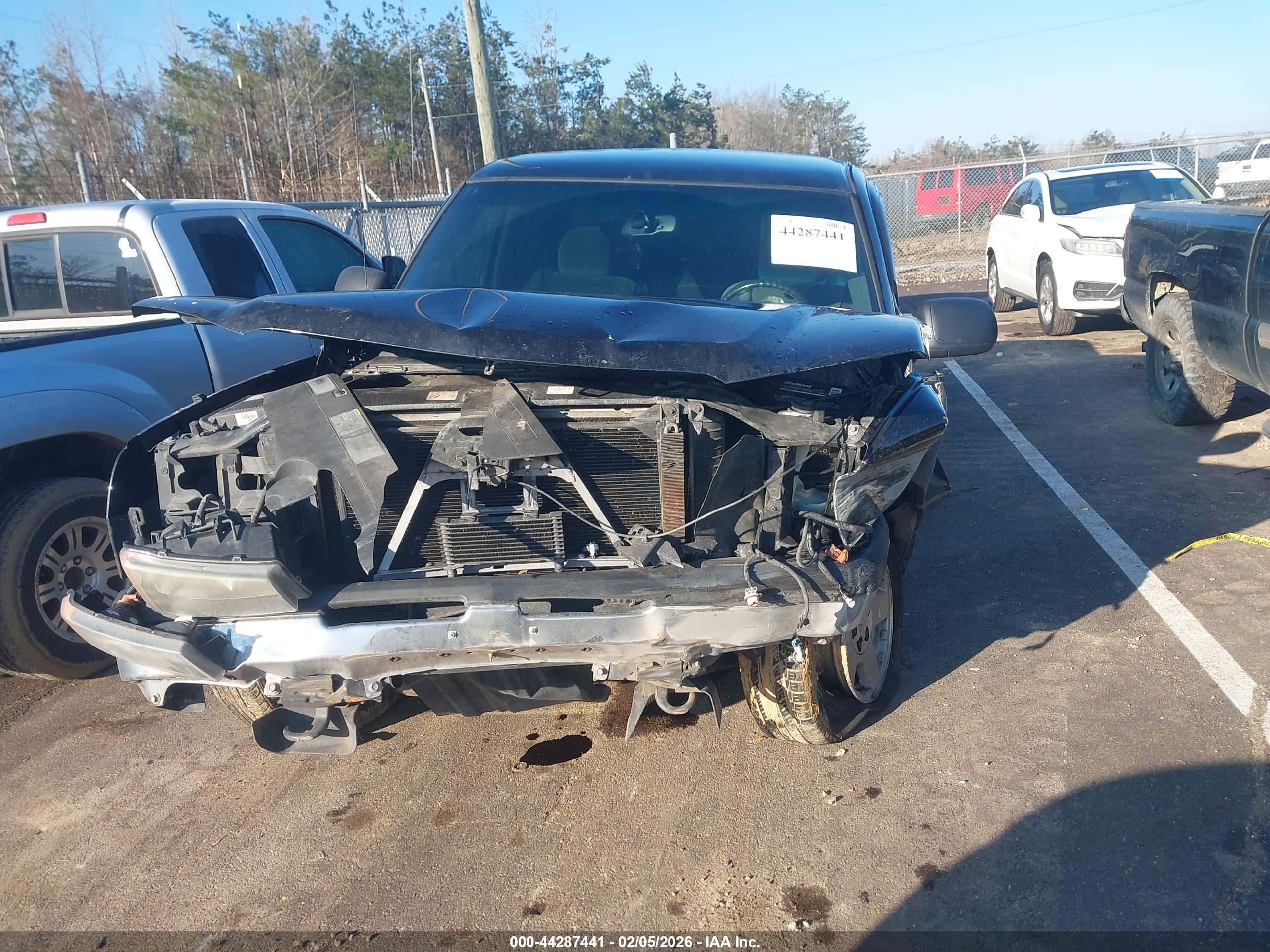 CHEVROLET SILVERADO image 6
