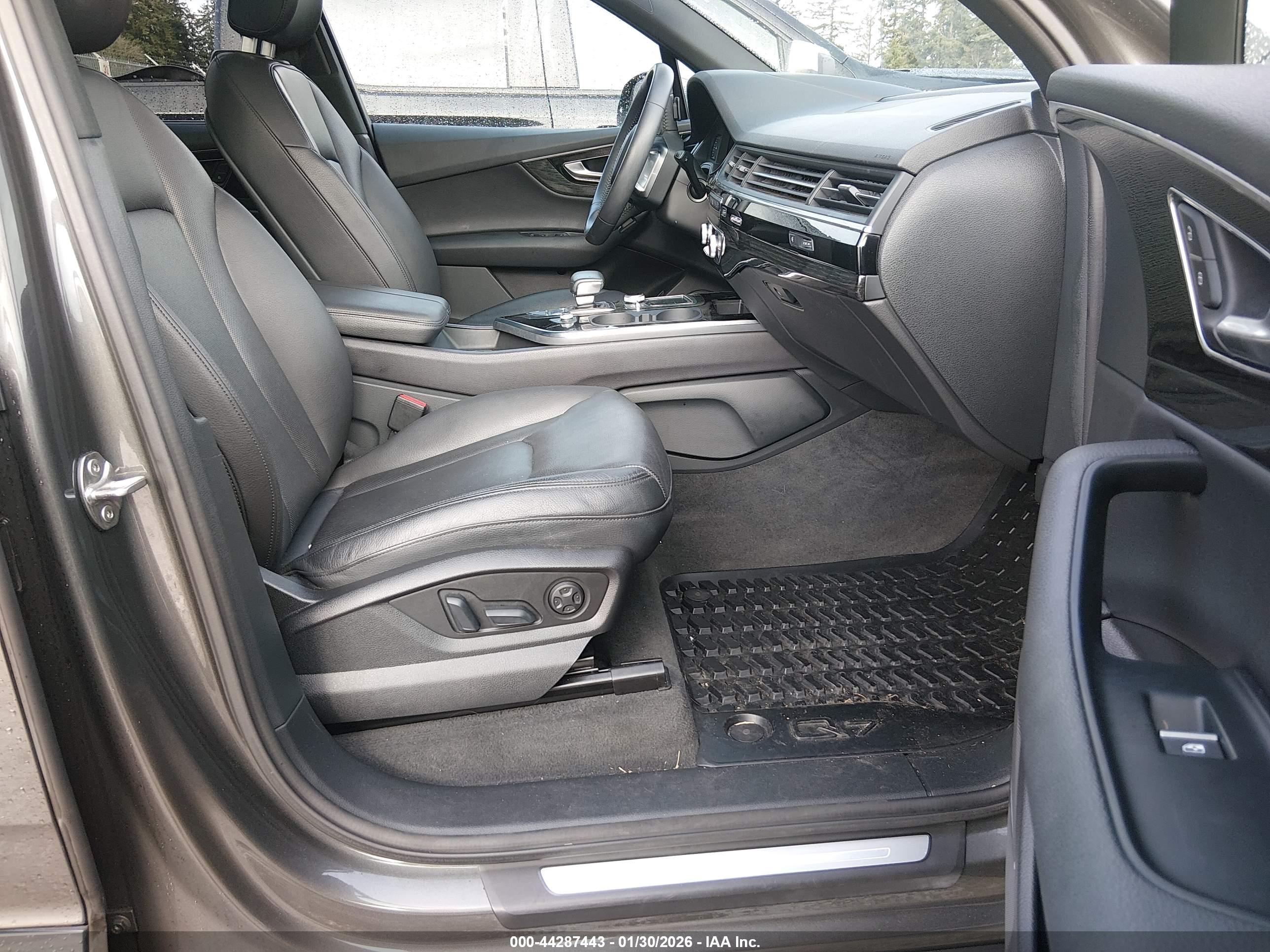 AUDI Q7 image 5