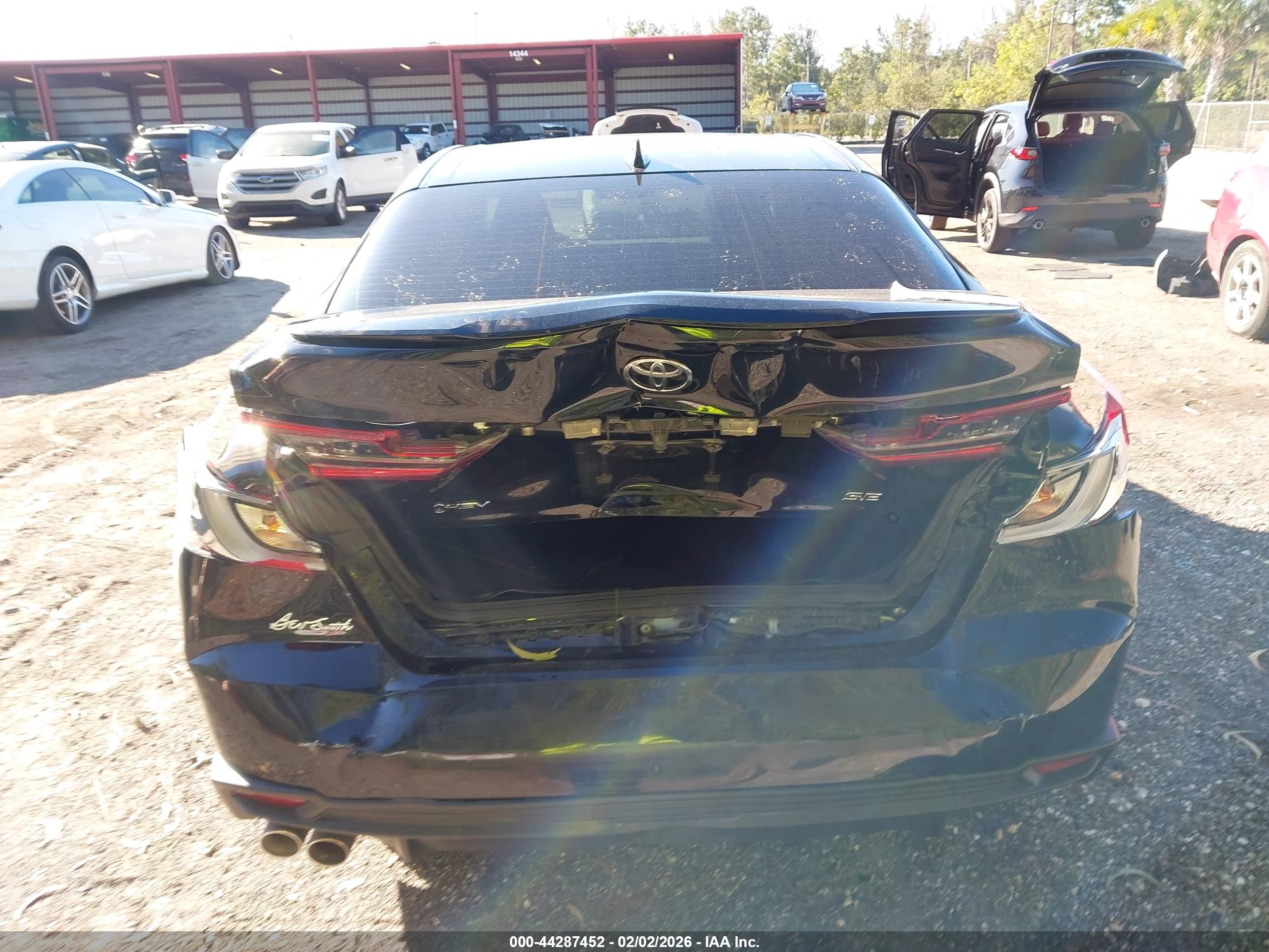 TOYOTA CAMRY image 6