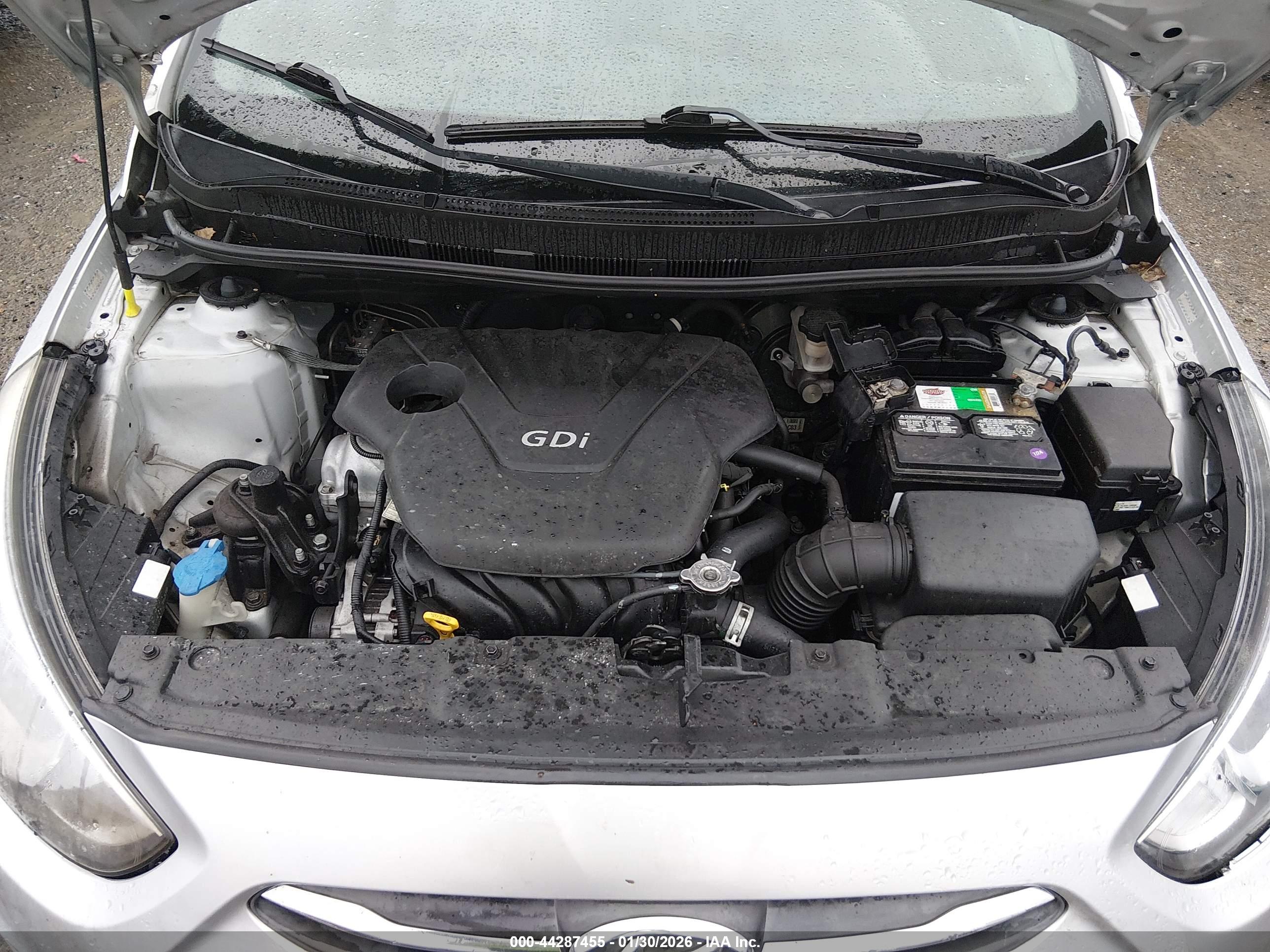 HYUNDAI ACCENT image 10