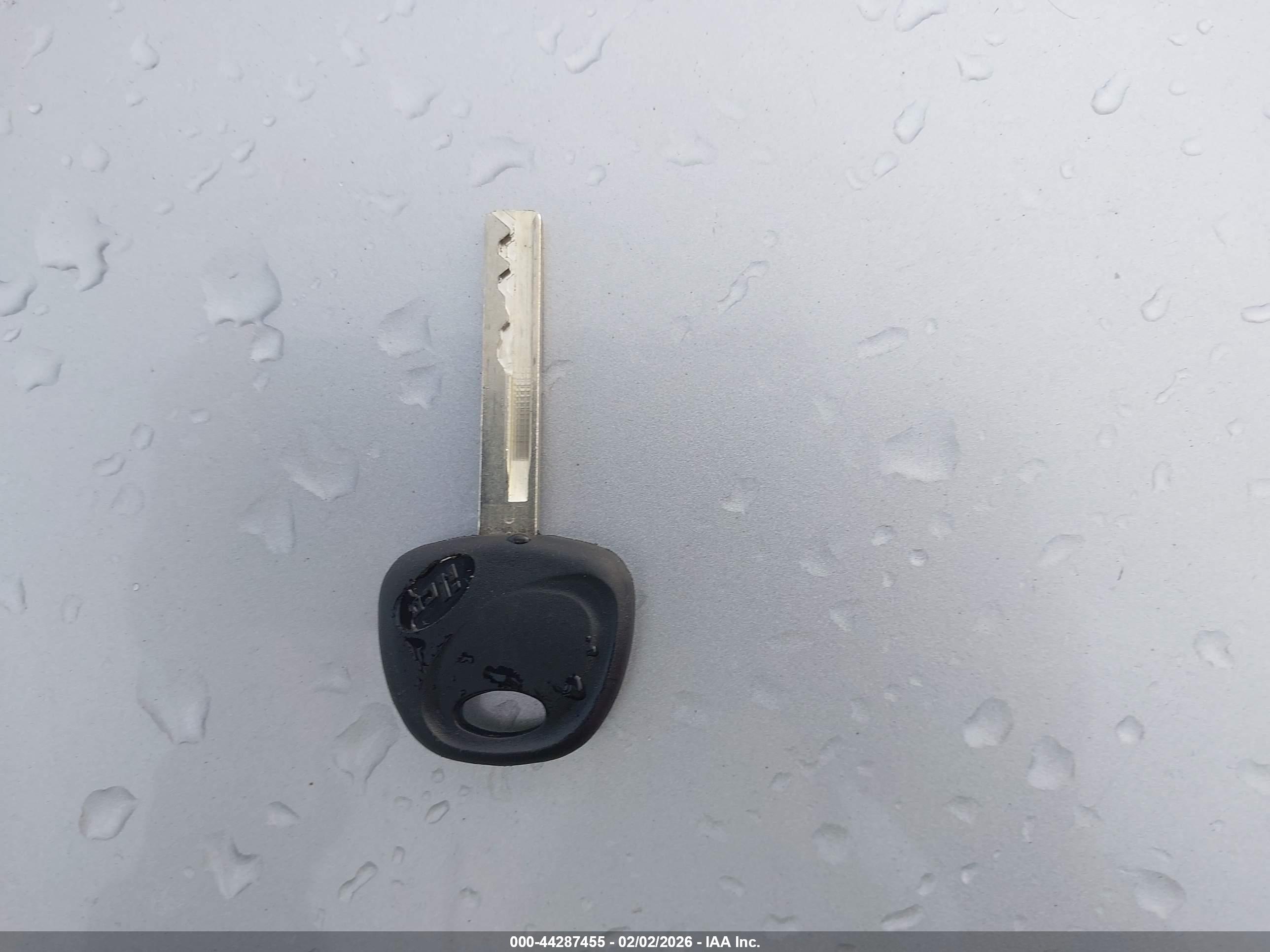HYUNDAI ACCENT image 11