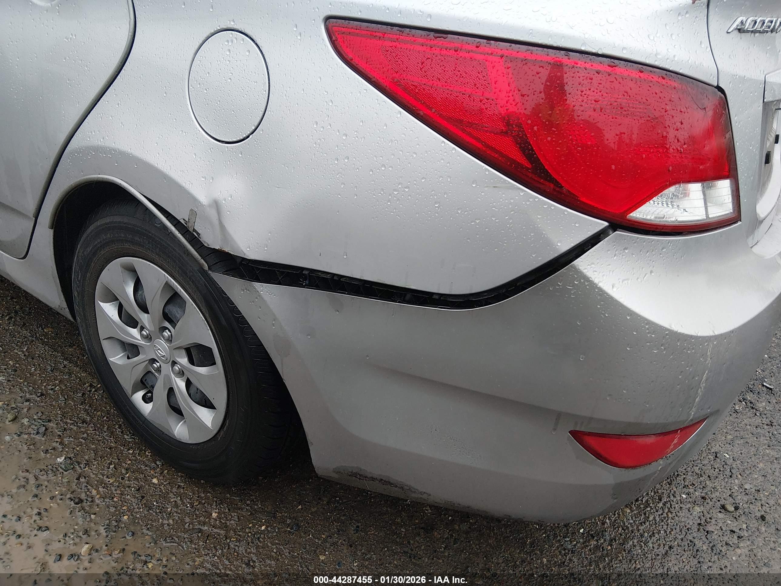 HYUNDAI ACCENT image 6