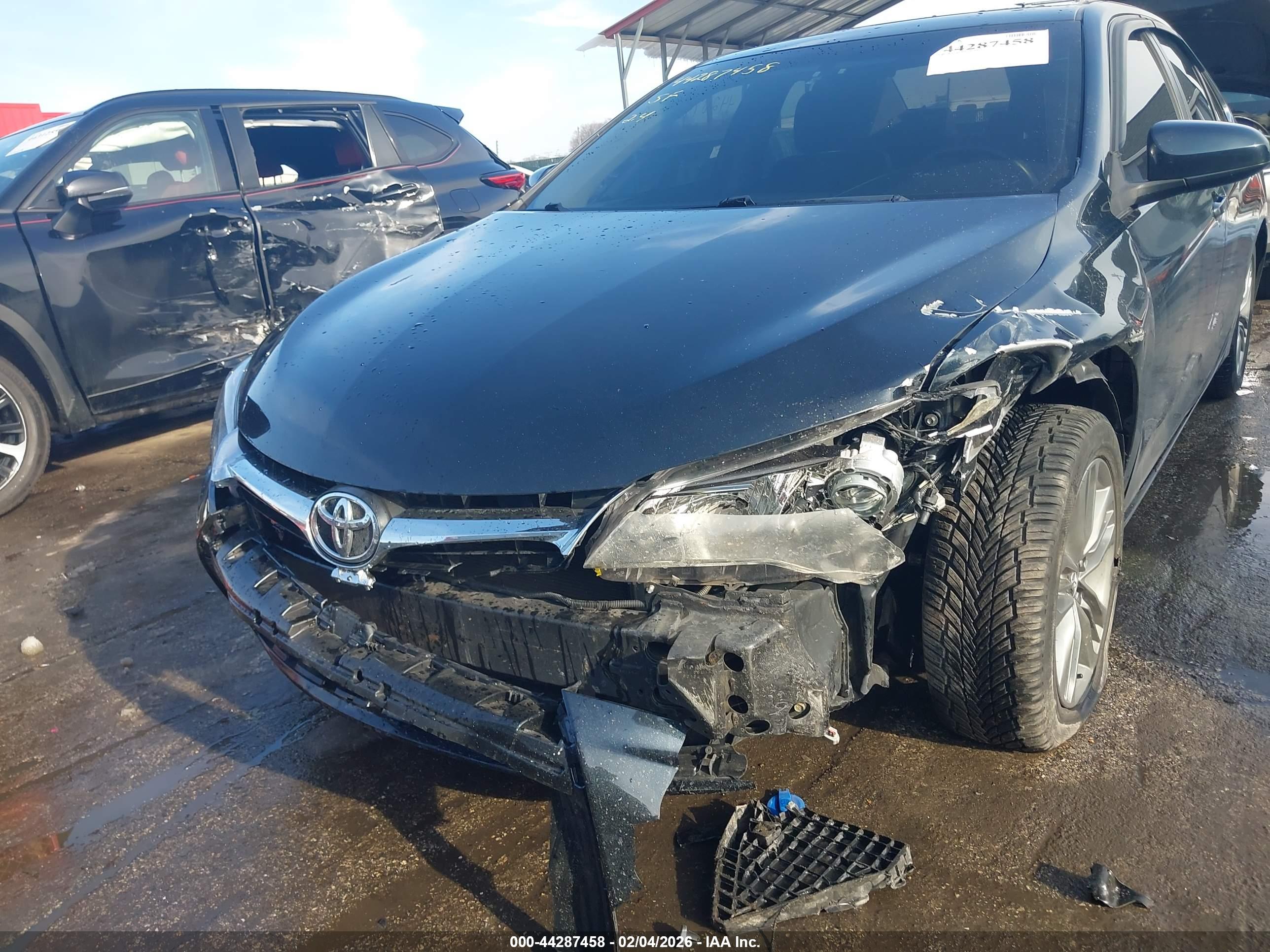 TOYOTA CAMRY image 6