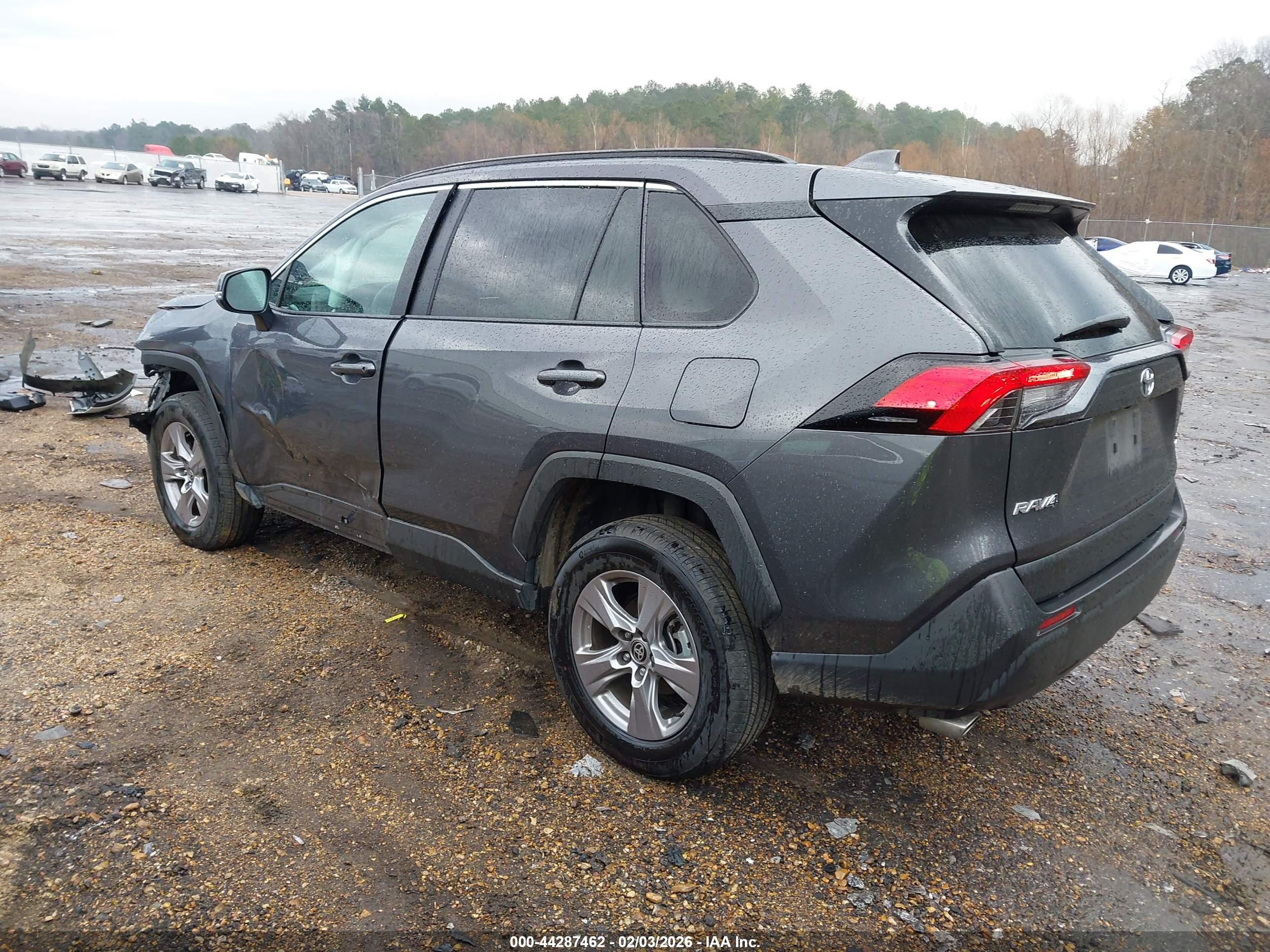 TOYOTA RAV4 image 3