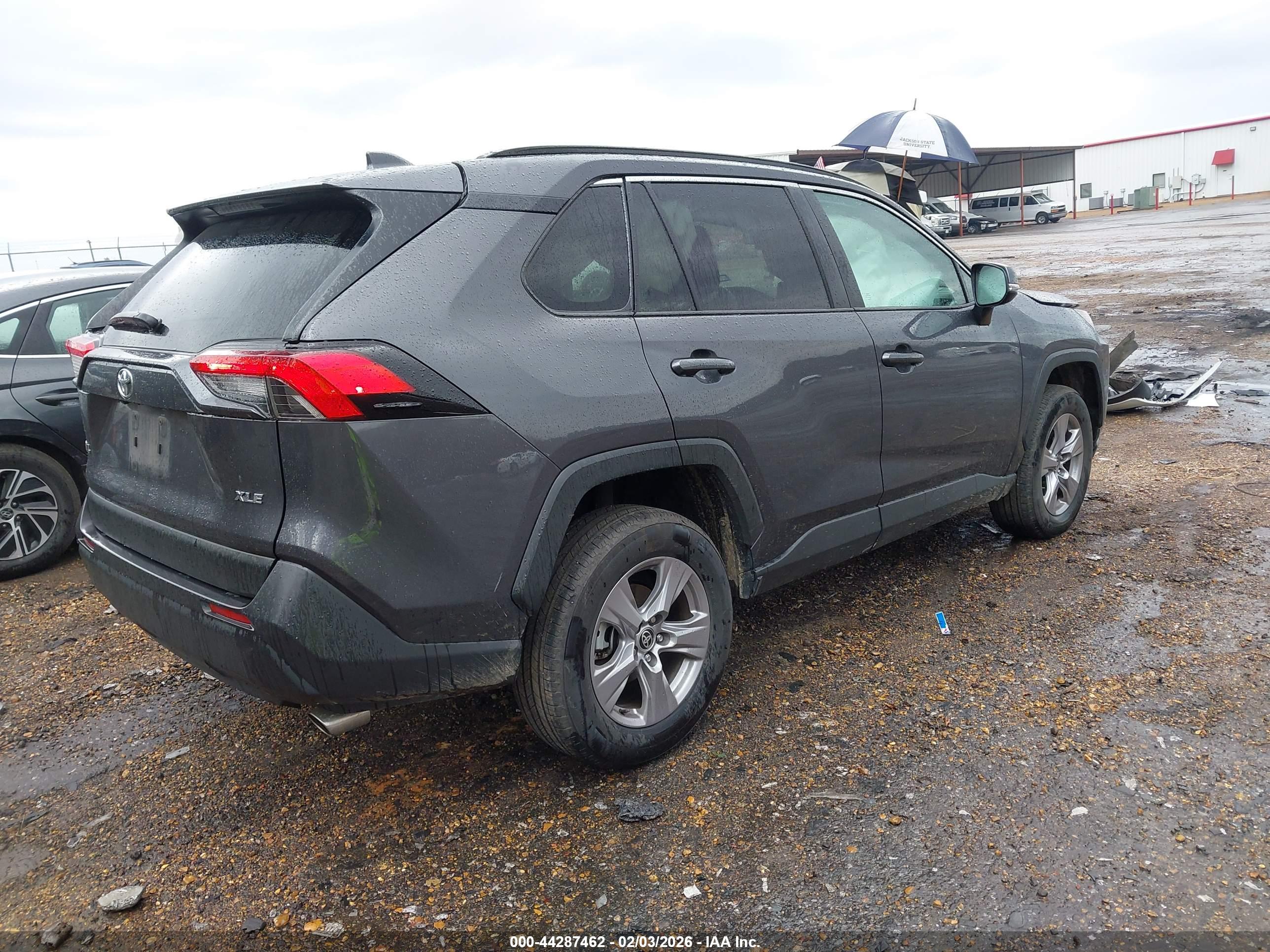 TOYOTA RAV4 image 4