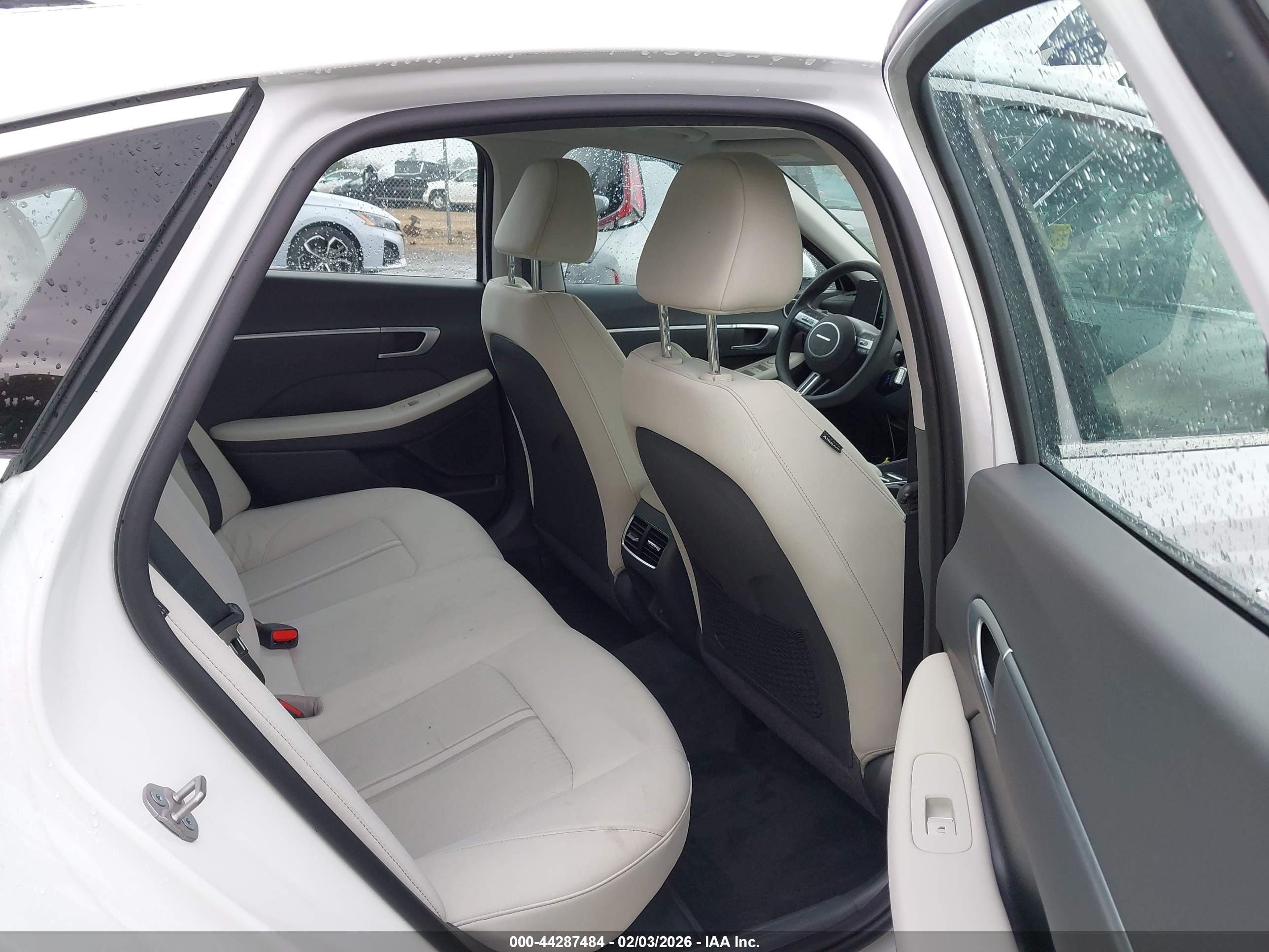 HYUNDAI SONATA image 8