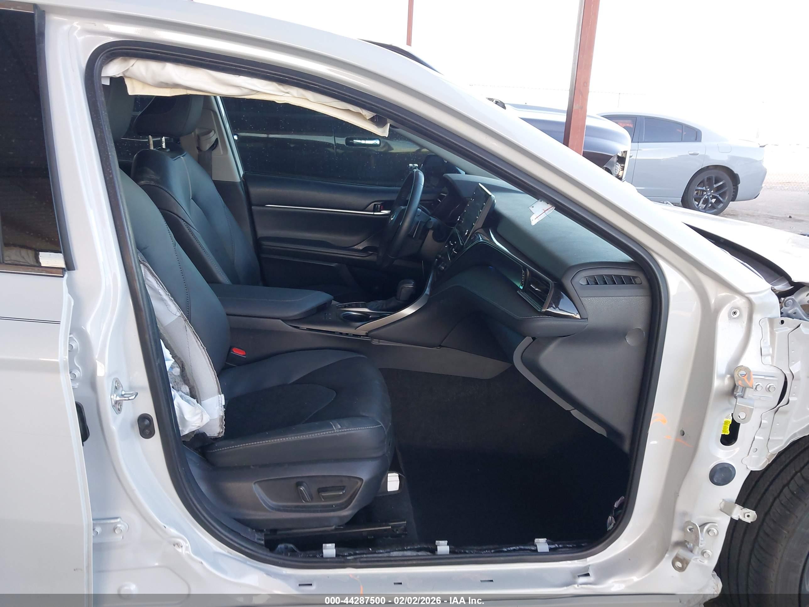 TOYOTA CAMRY image 5
