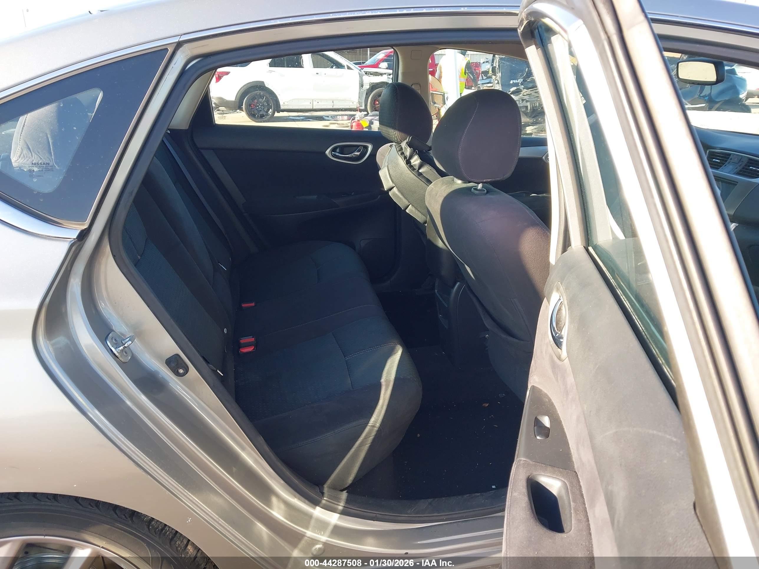 NISSAN SENTRA image 8