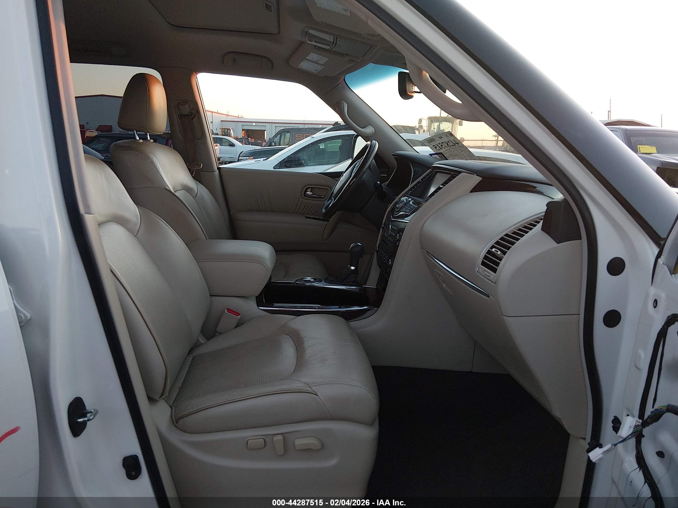 INFINITI QX80 image 5