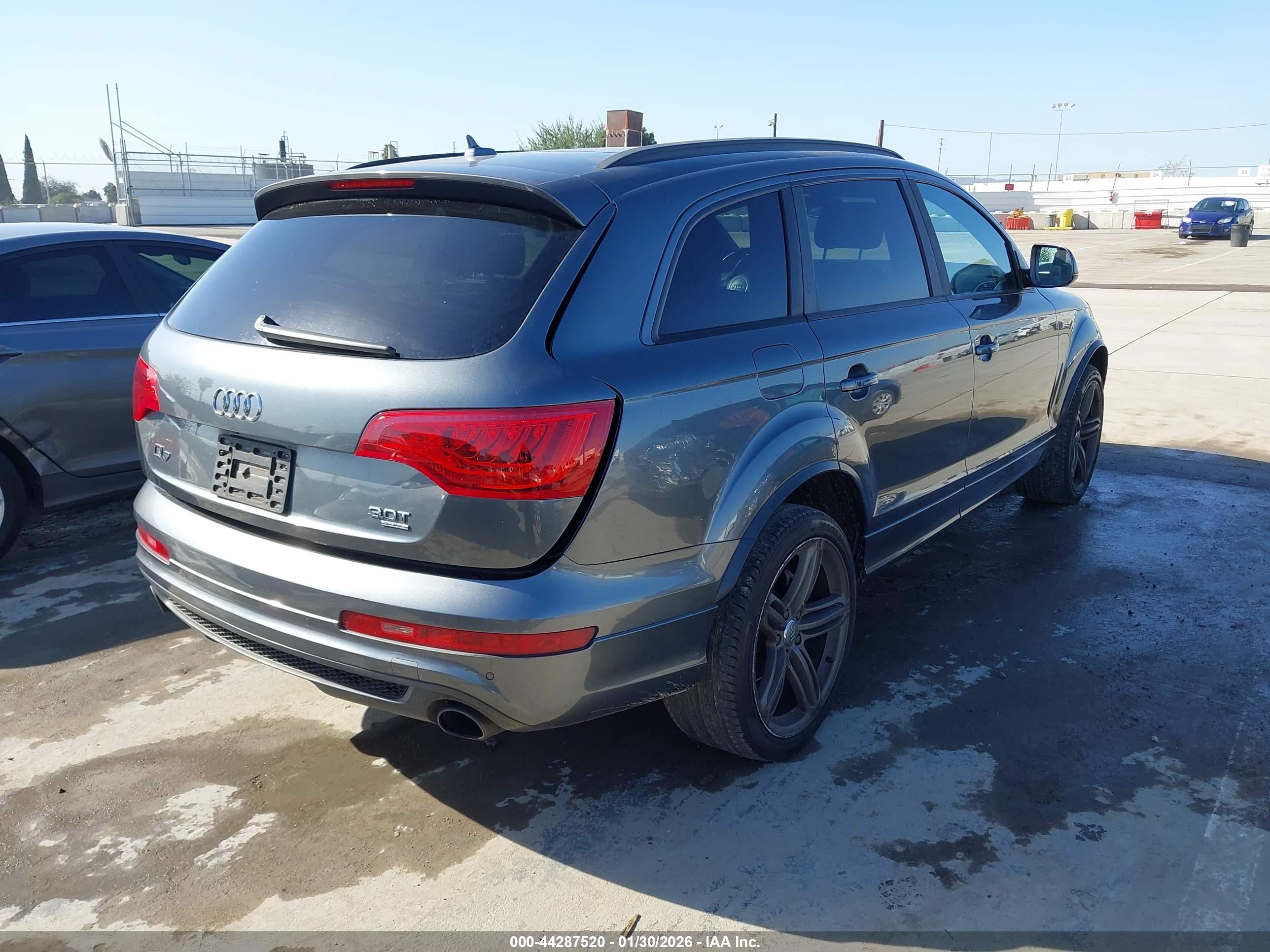 AUDI Q7 image 4