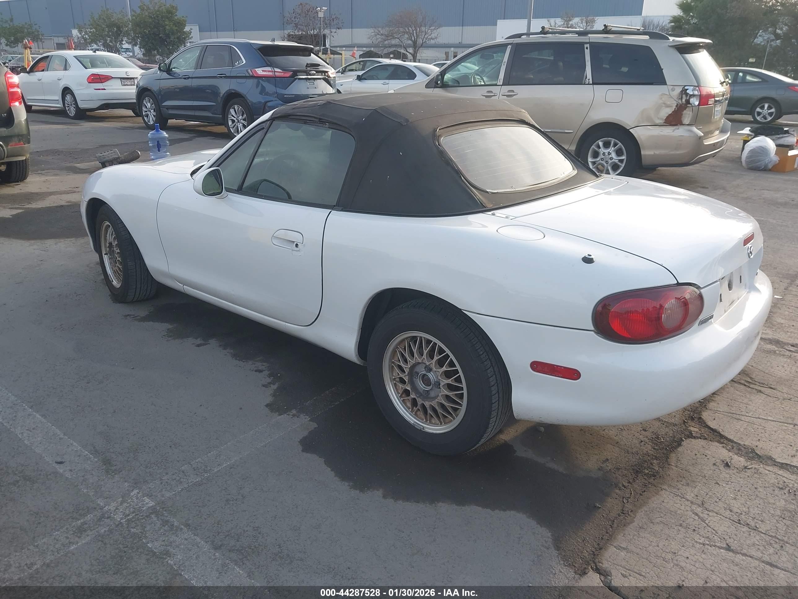 MAZDA MX-5 image 3
