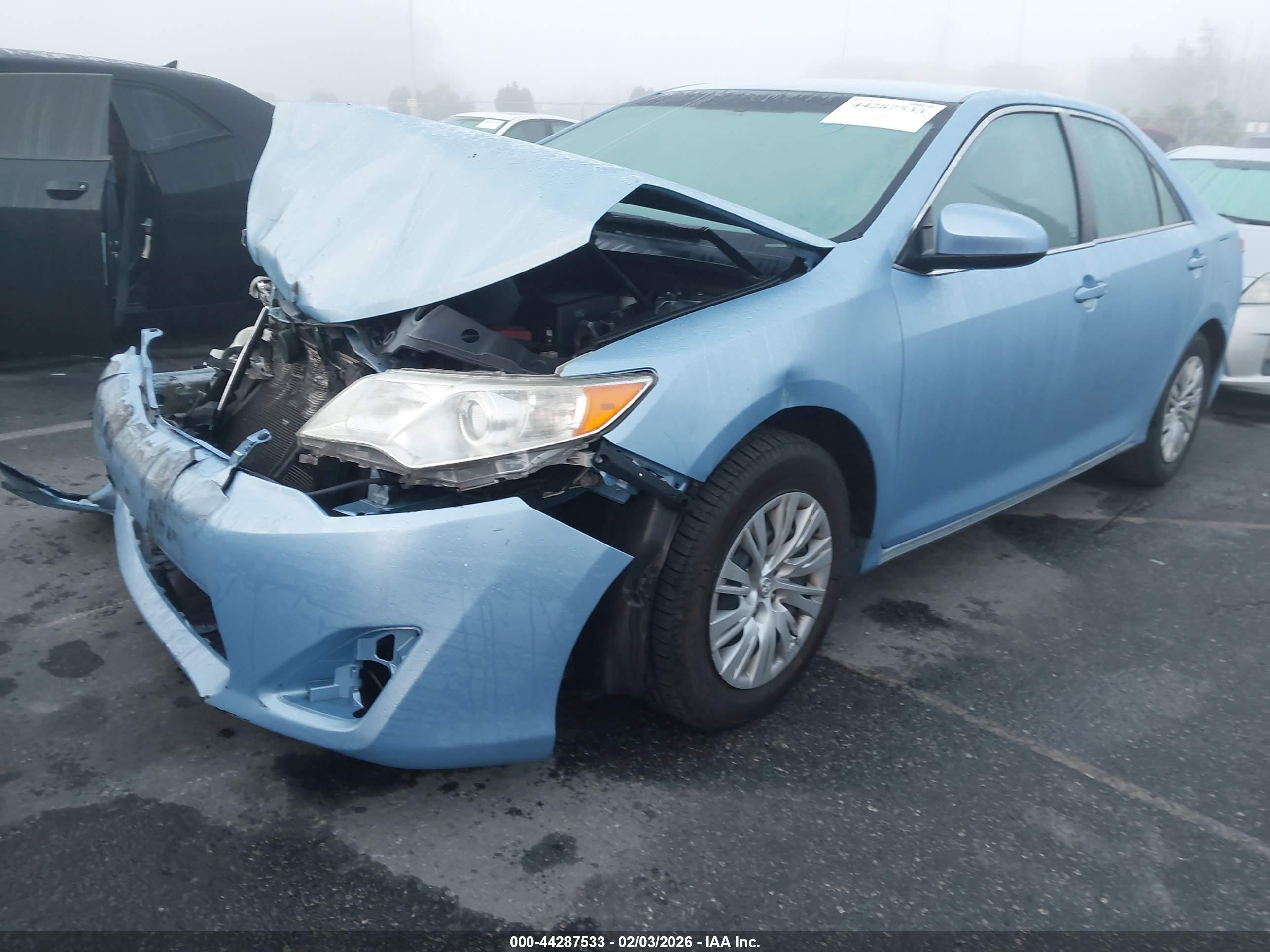TOYOTA CAMRY image 2