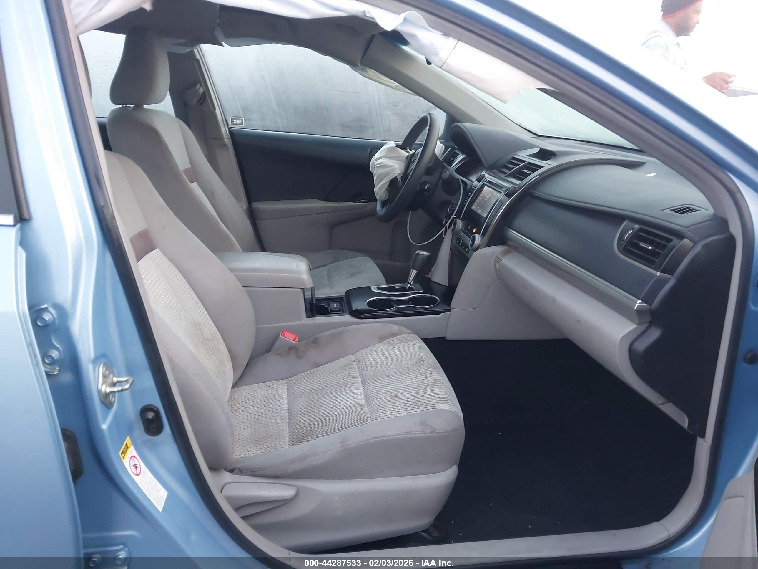 TOYOTA CAMRY image 5