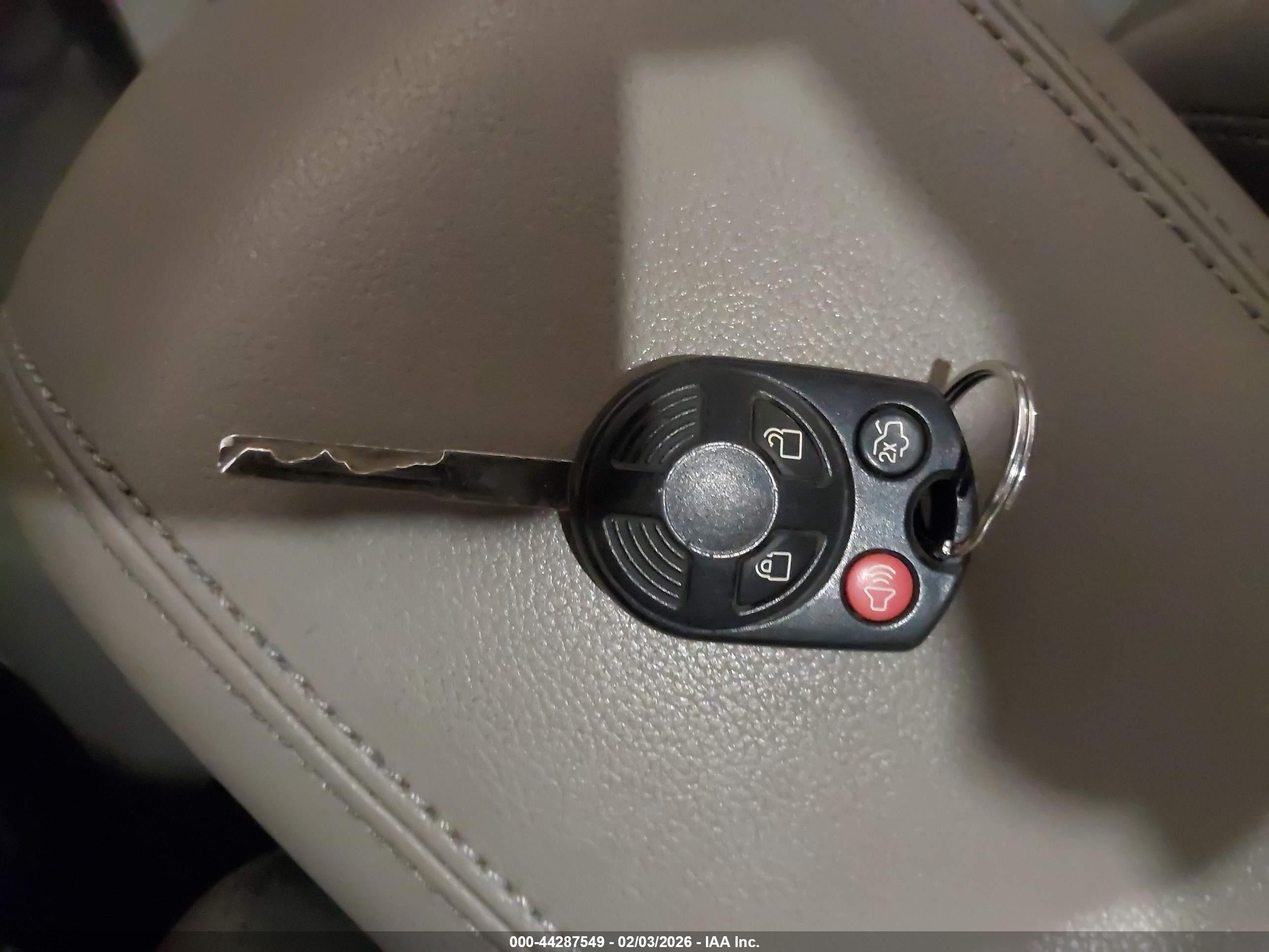 FORD C-MAX image 11