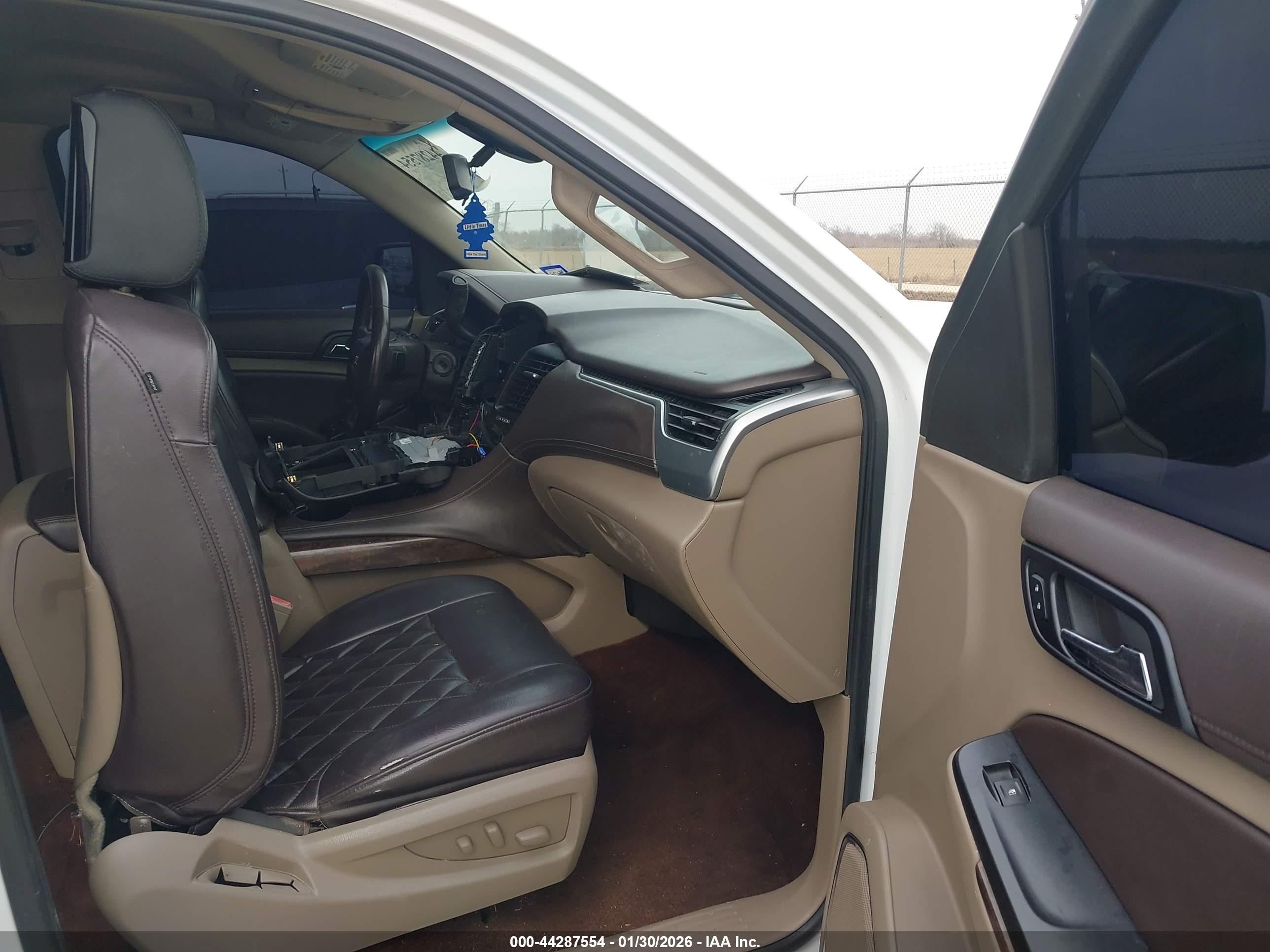 CHEVROLET TAHOE image 5