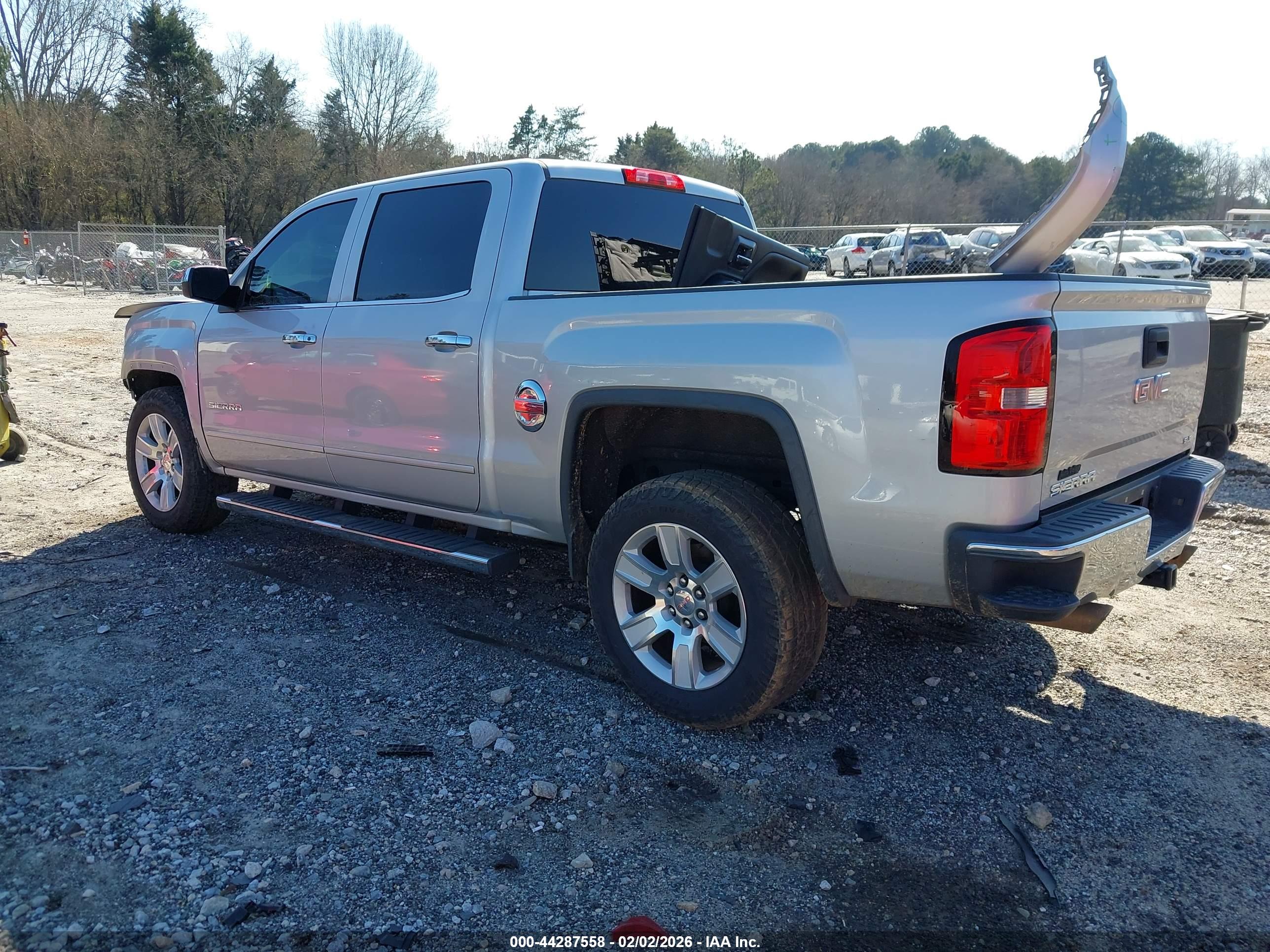 GMC SIERRA image 3