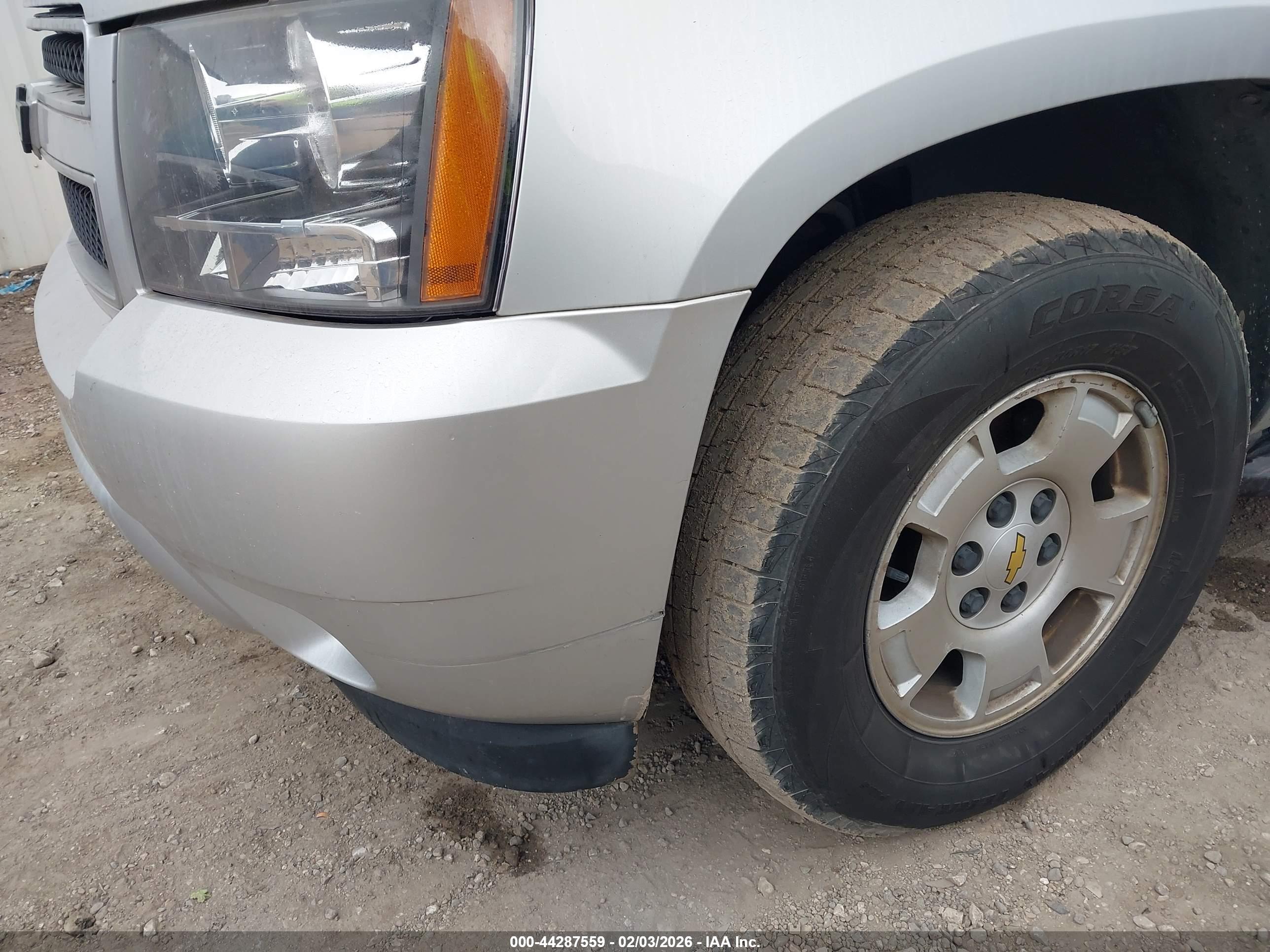 CHEVROLET TAHOE image 6
