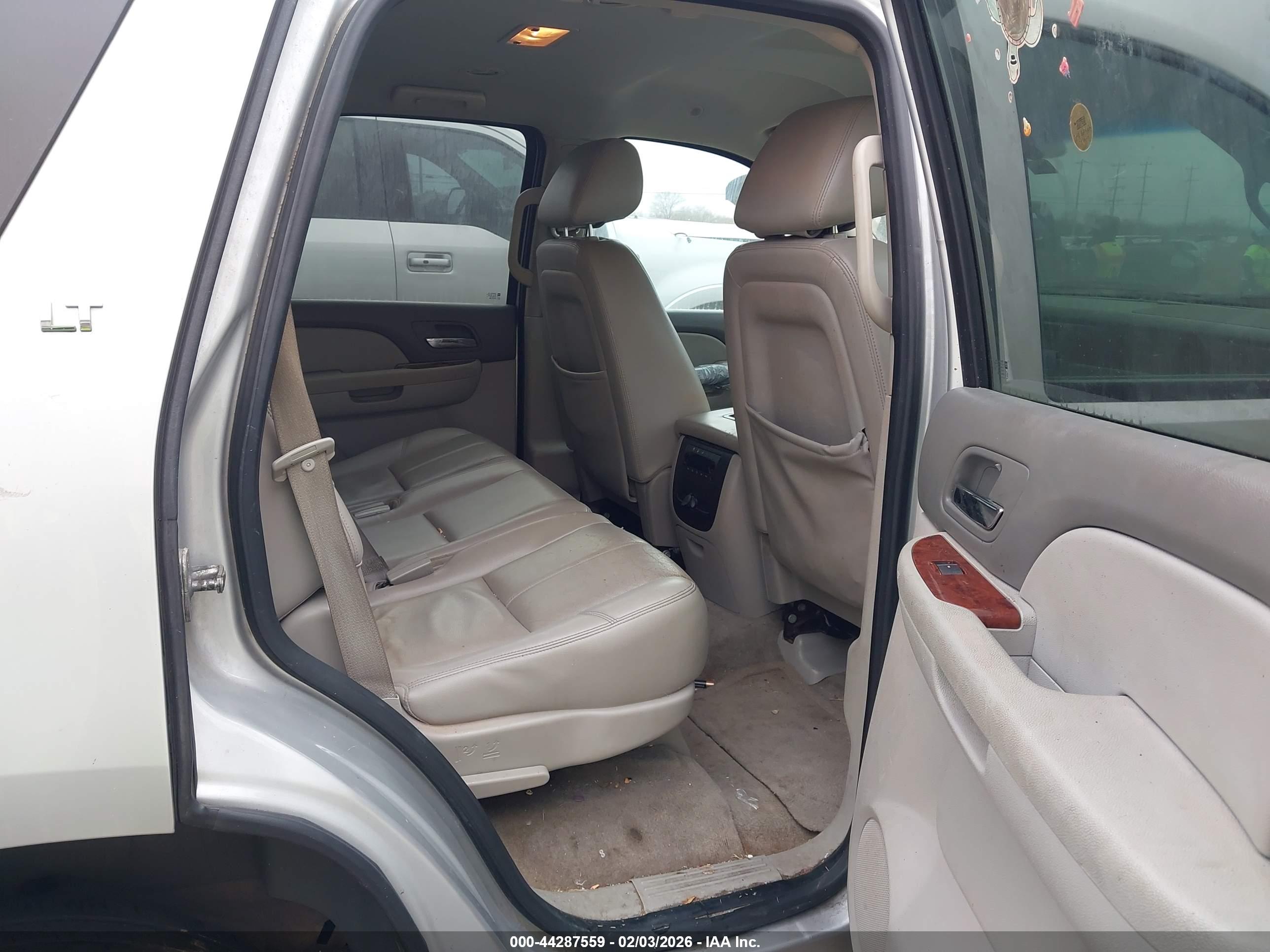 CHEVROLET TAHOE image 8
