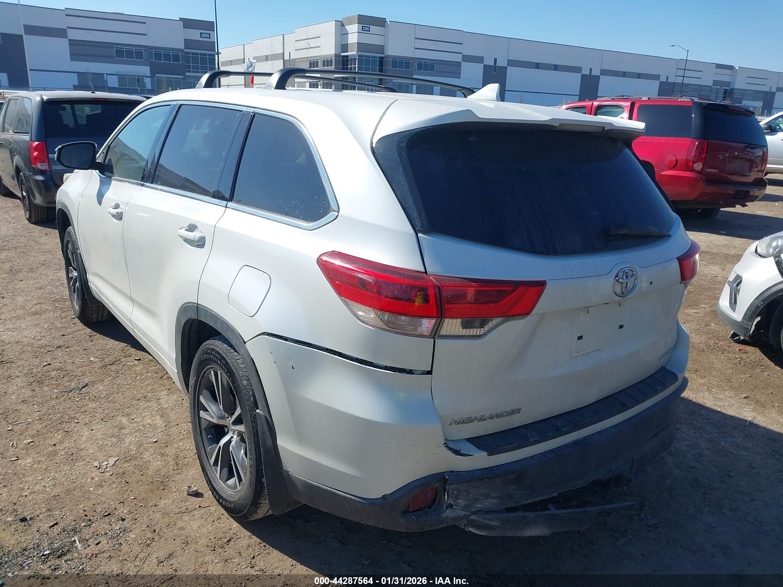 TOYOTA HIGHLANDER image 3