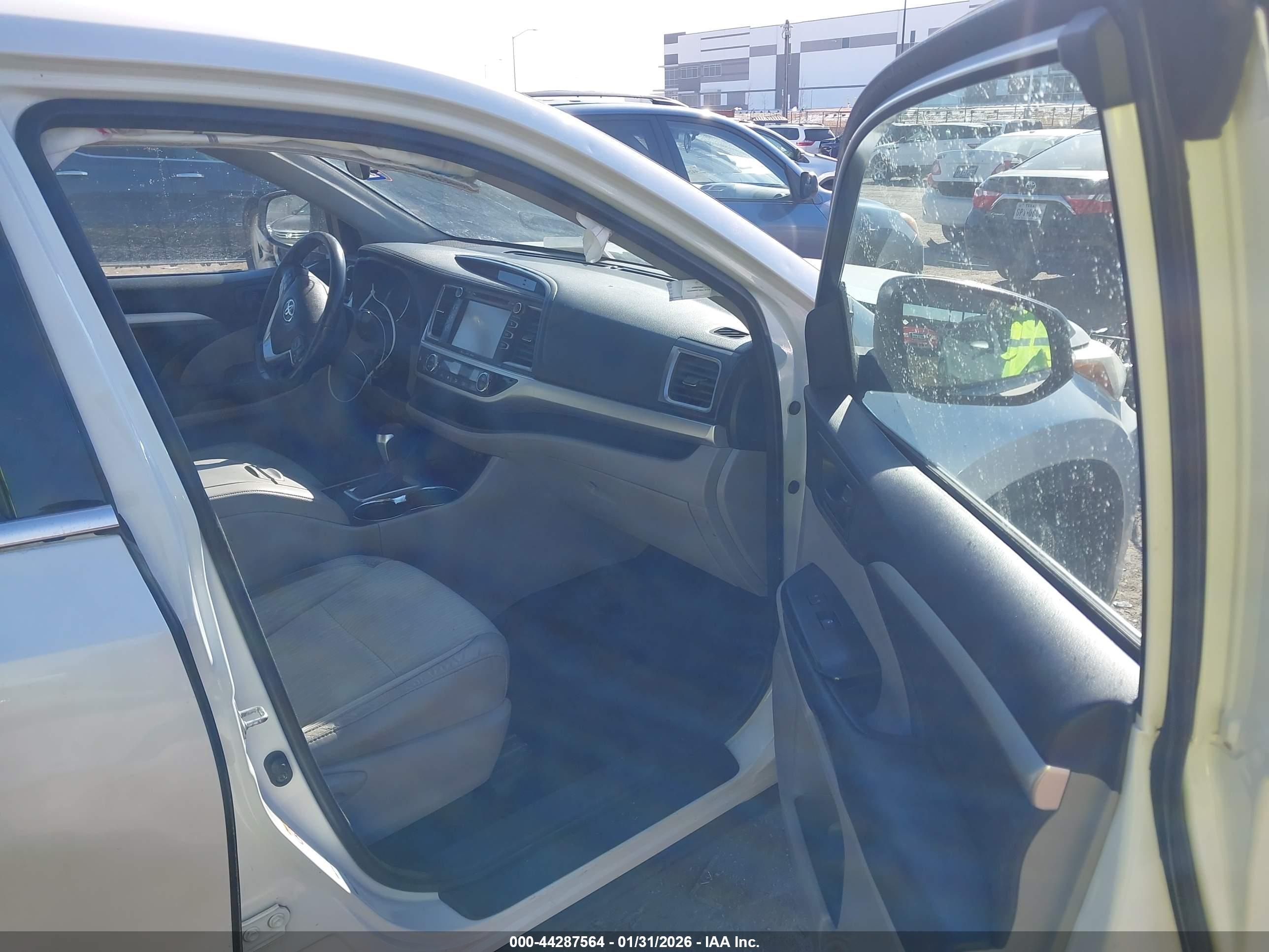 TOYOTA HIGHLANDER image 5