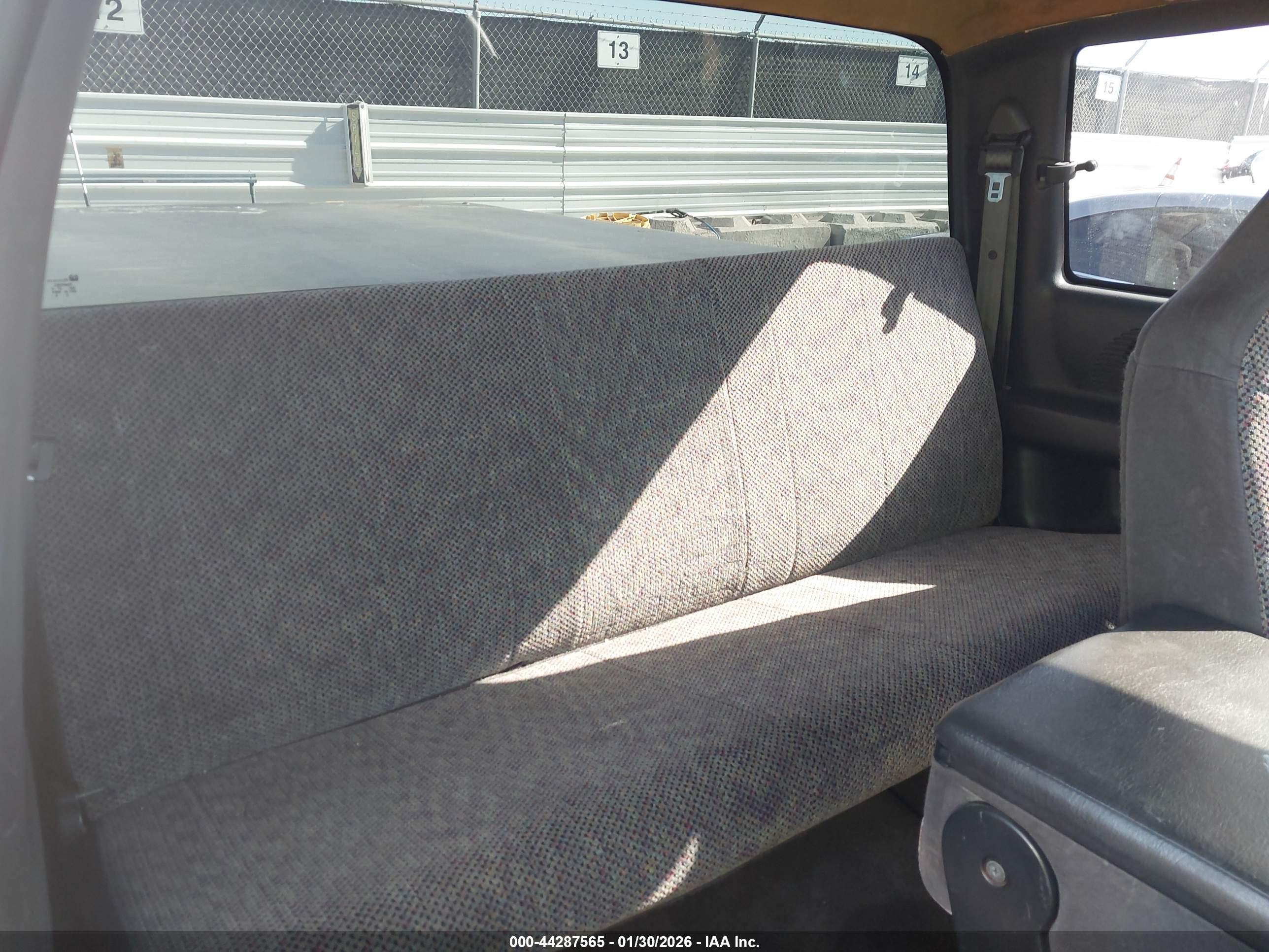 DODGE RAM image 8