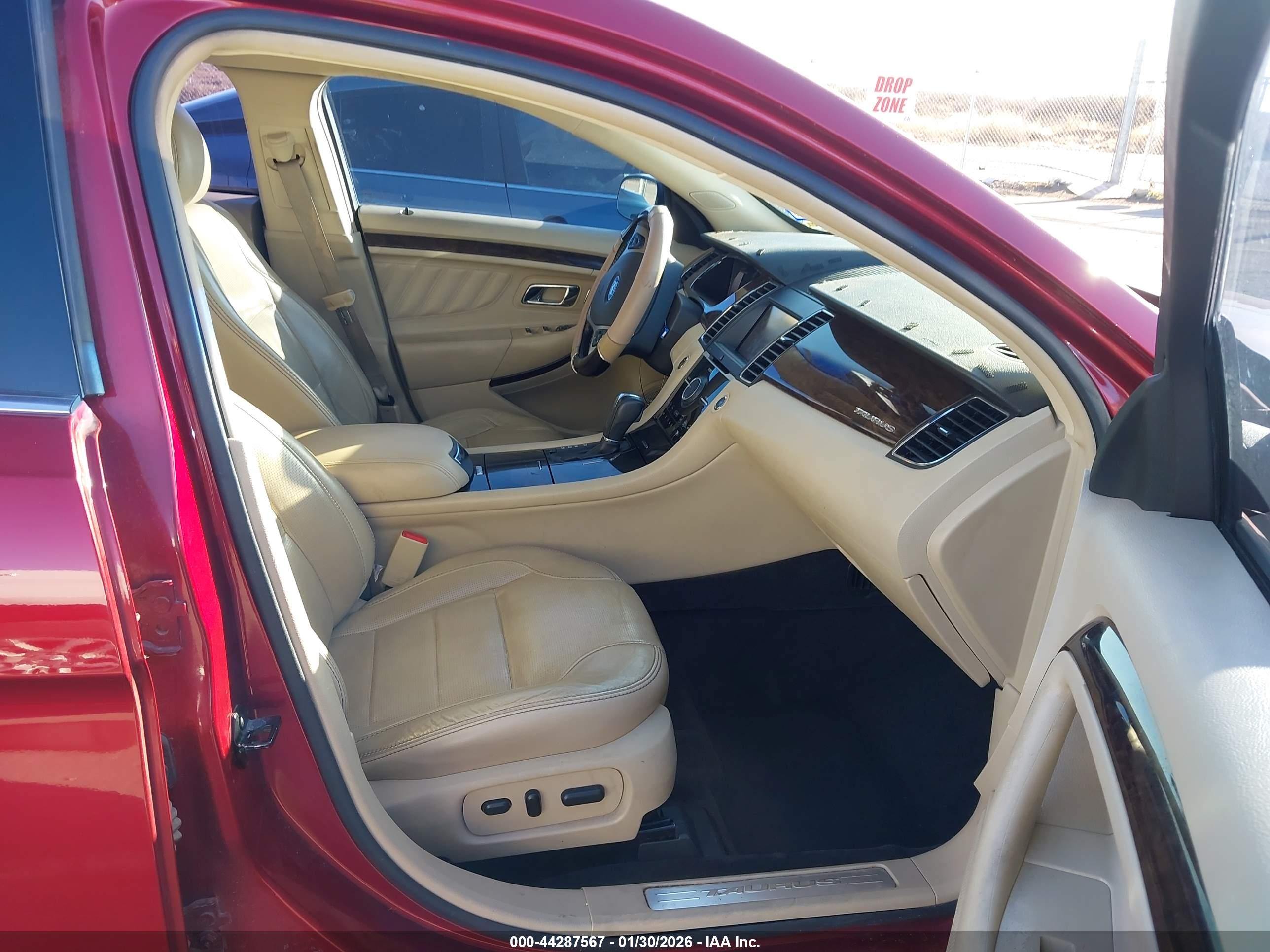 FORD TAURUS image 5