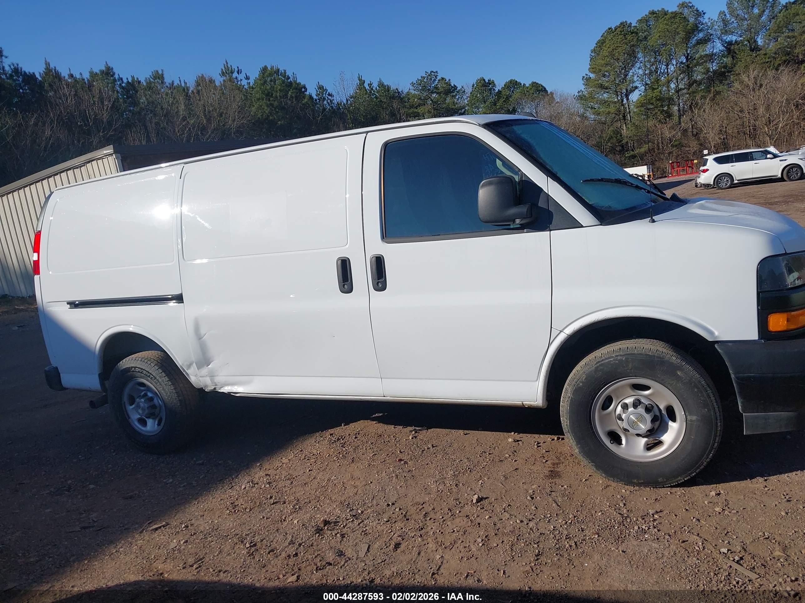 CHEVROLET EXPRESS image 6