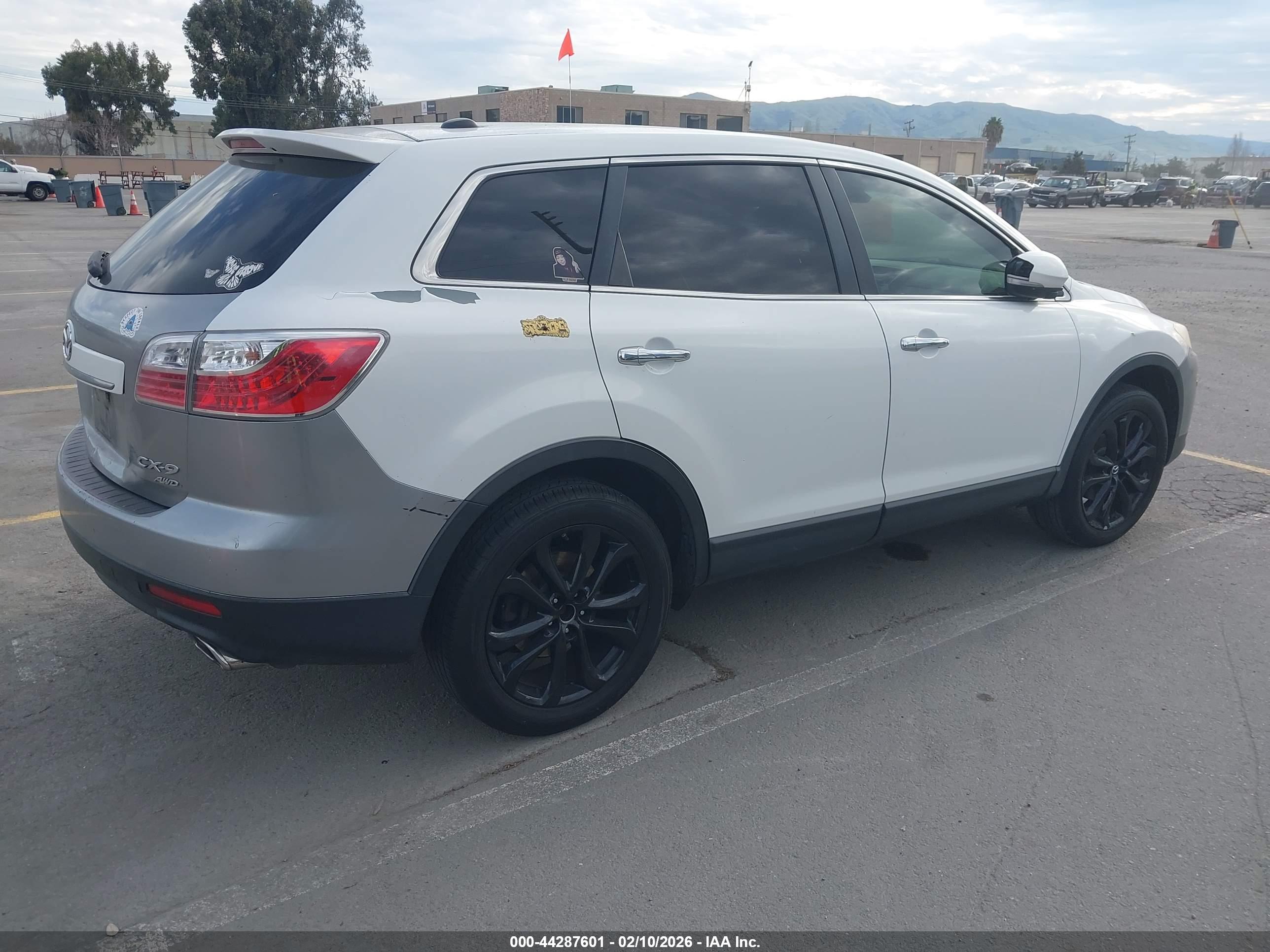 MAZDA CX-9 image 4
