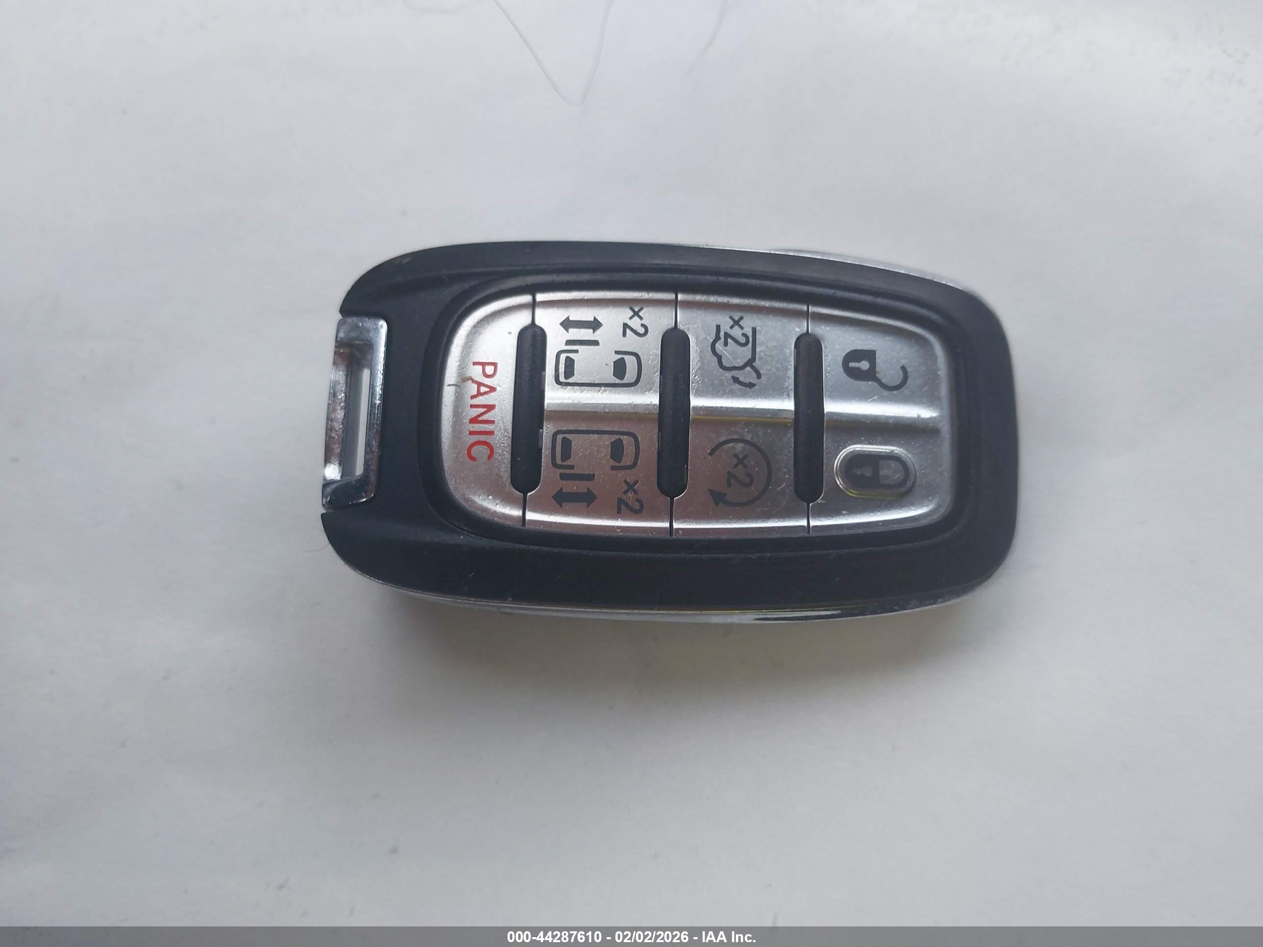 CHRYSLER PACIFICA image 11