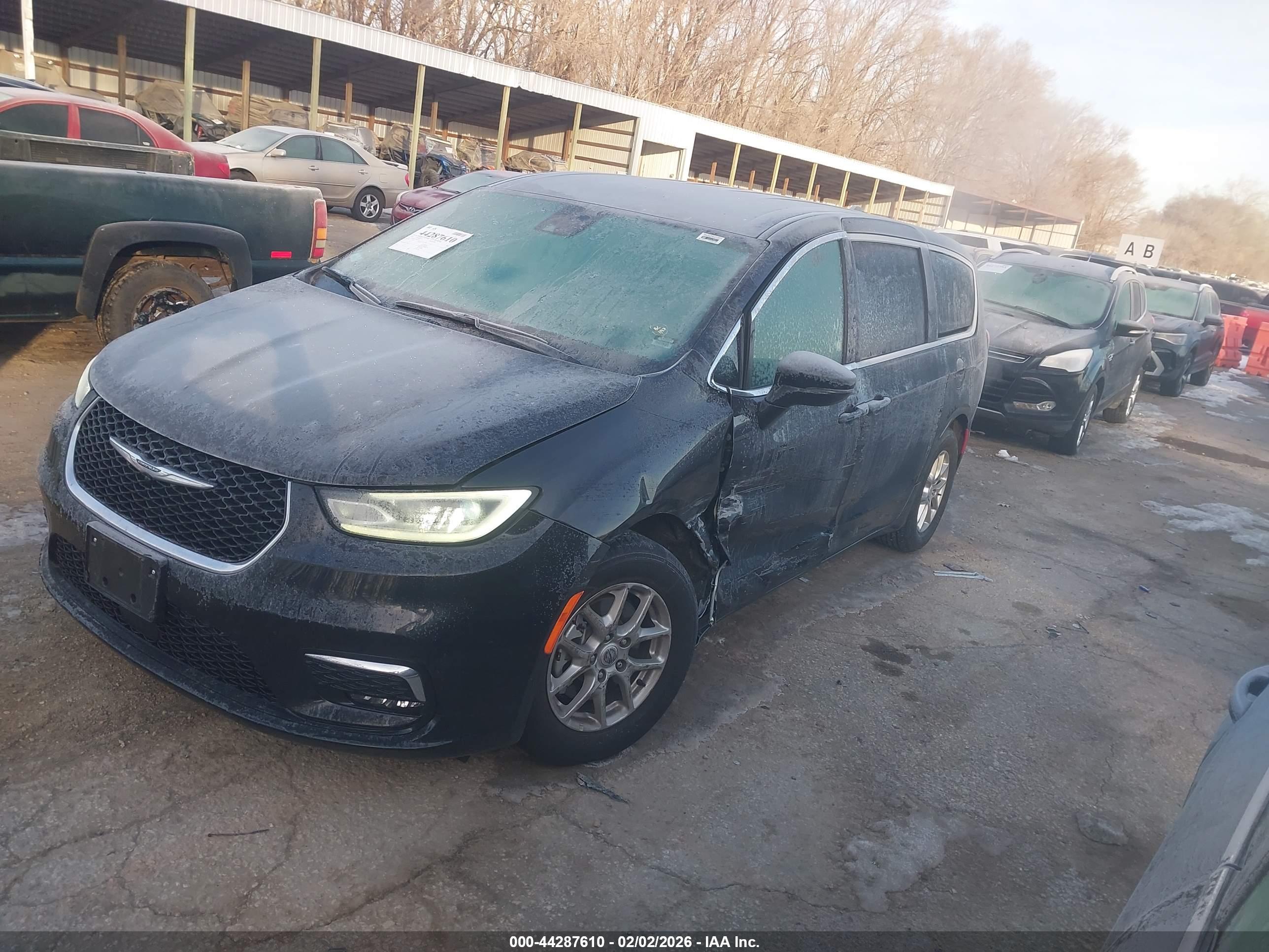CHRYSLER PACIFICA image 2