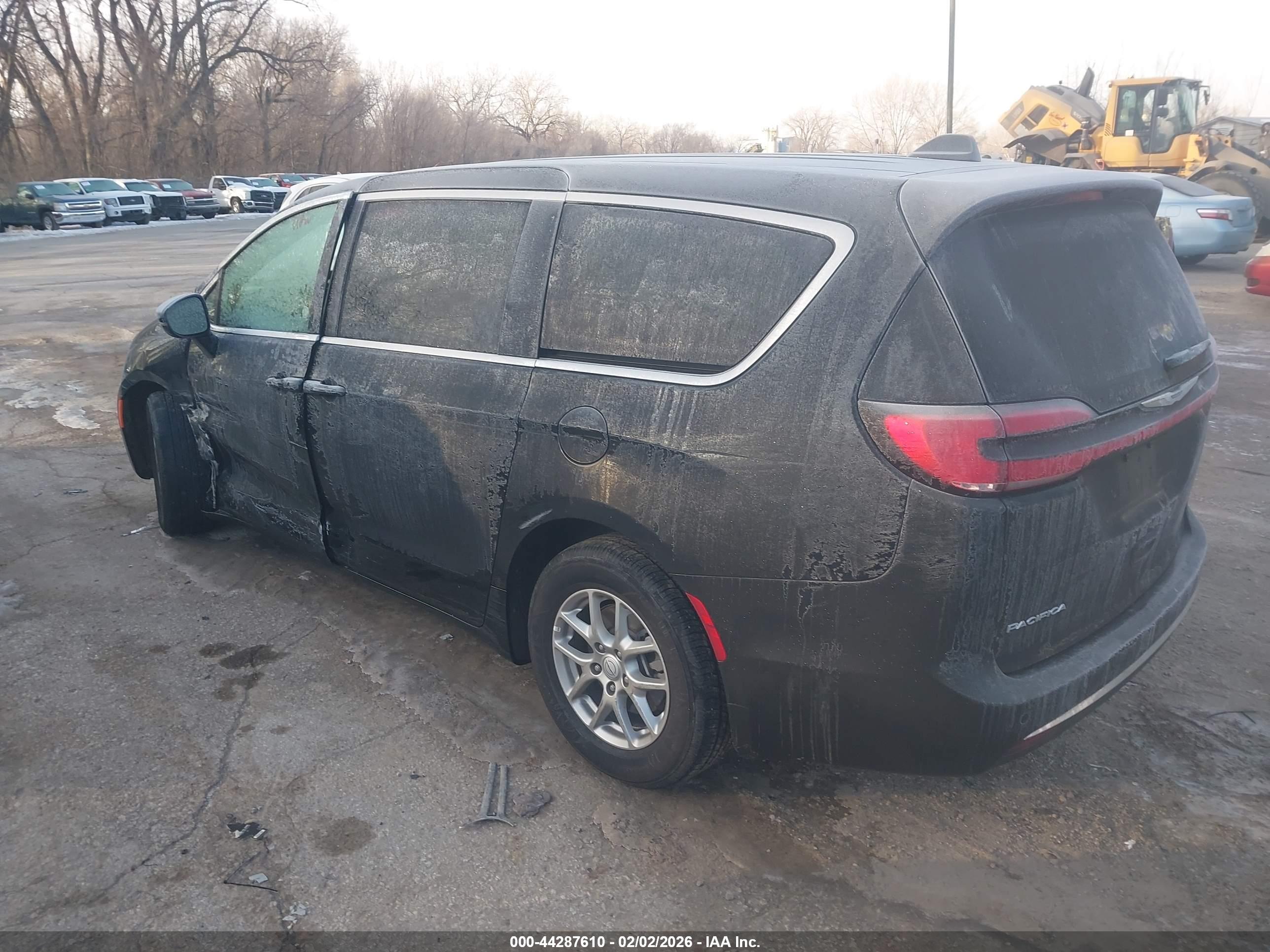 CHRYSLER PACIFICA image 3