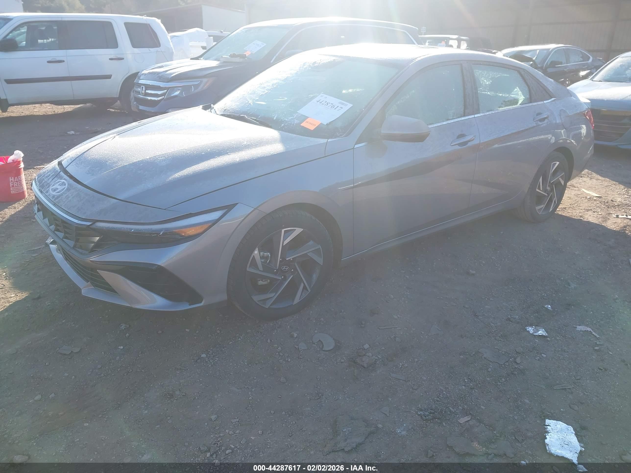 HYUNDAI ELANTRA image 2