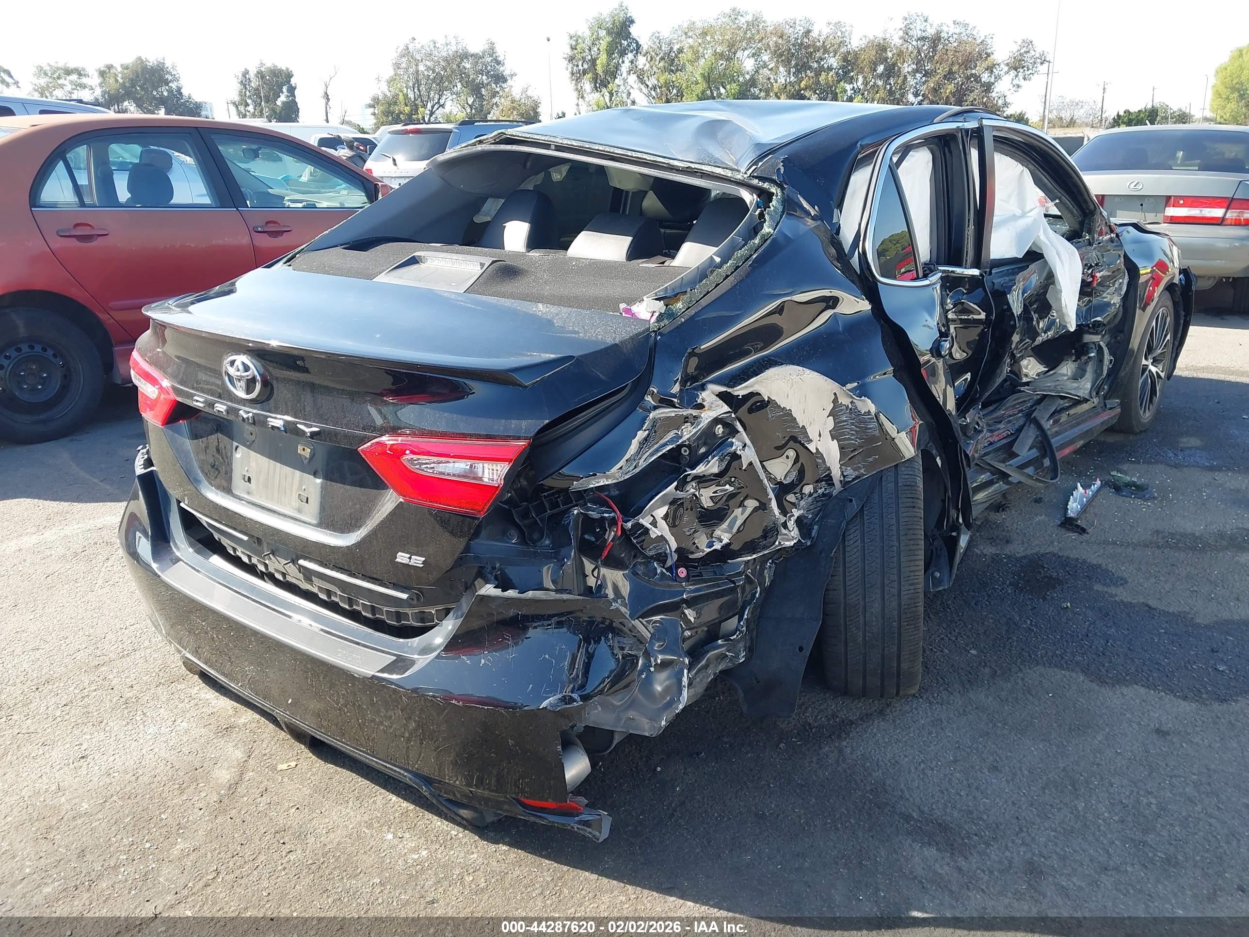 TOYOTA CAMRY image 4