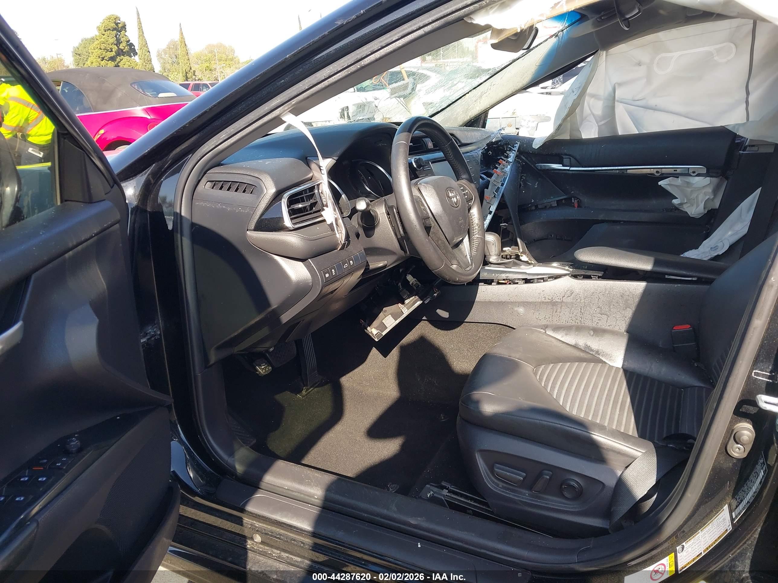 TOYOTA CAMRY image 5