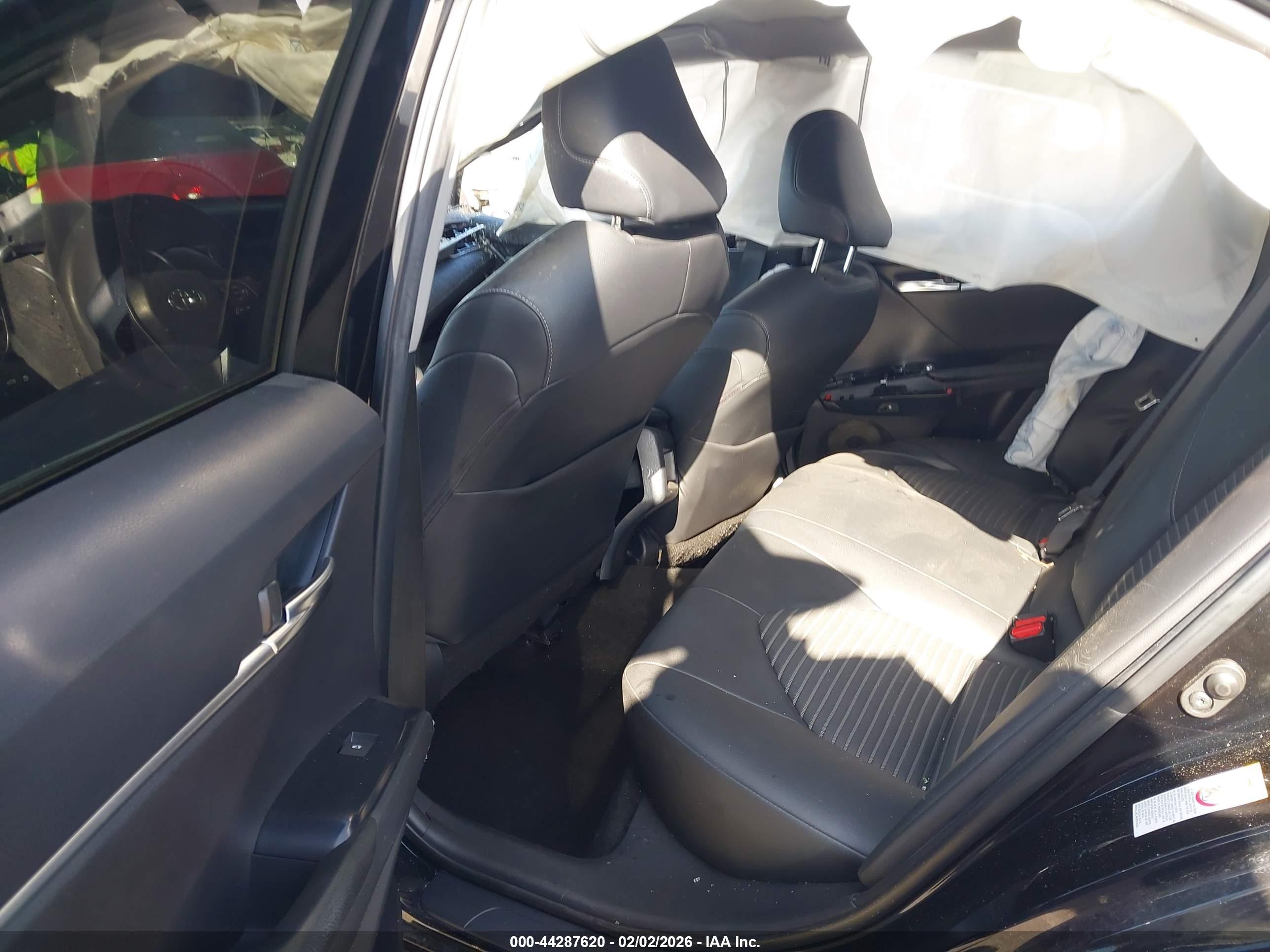 TOYOTA CAMRY image 8