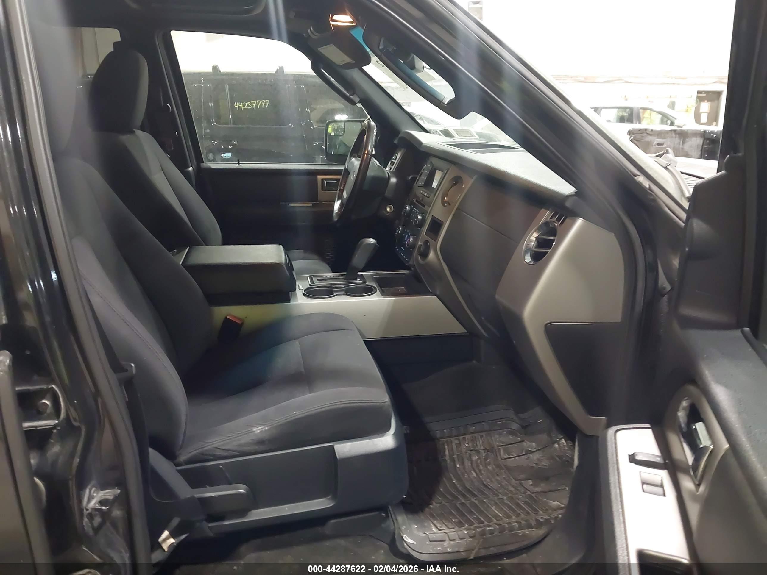 FORD EXPEDITION image 5