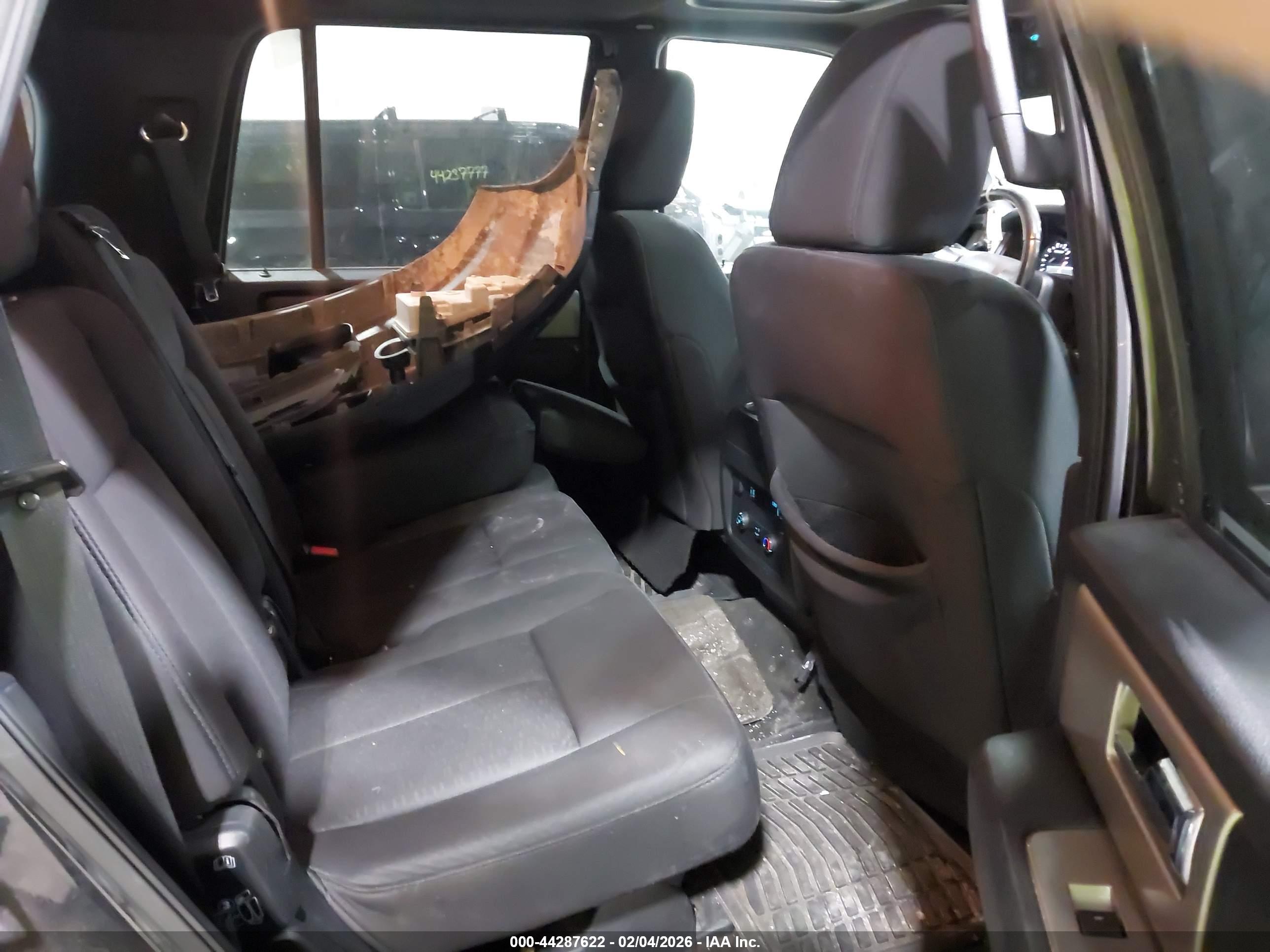 FORD EXPEDITION image 8