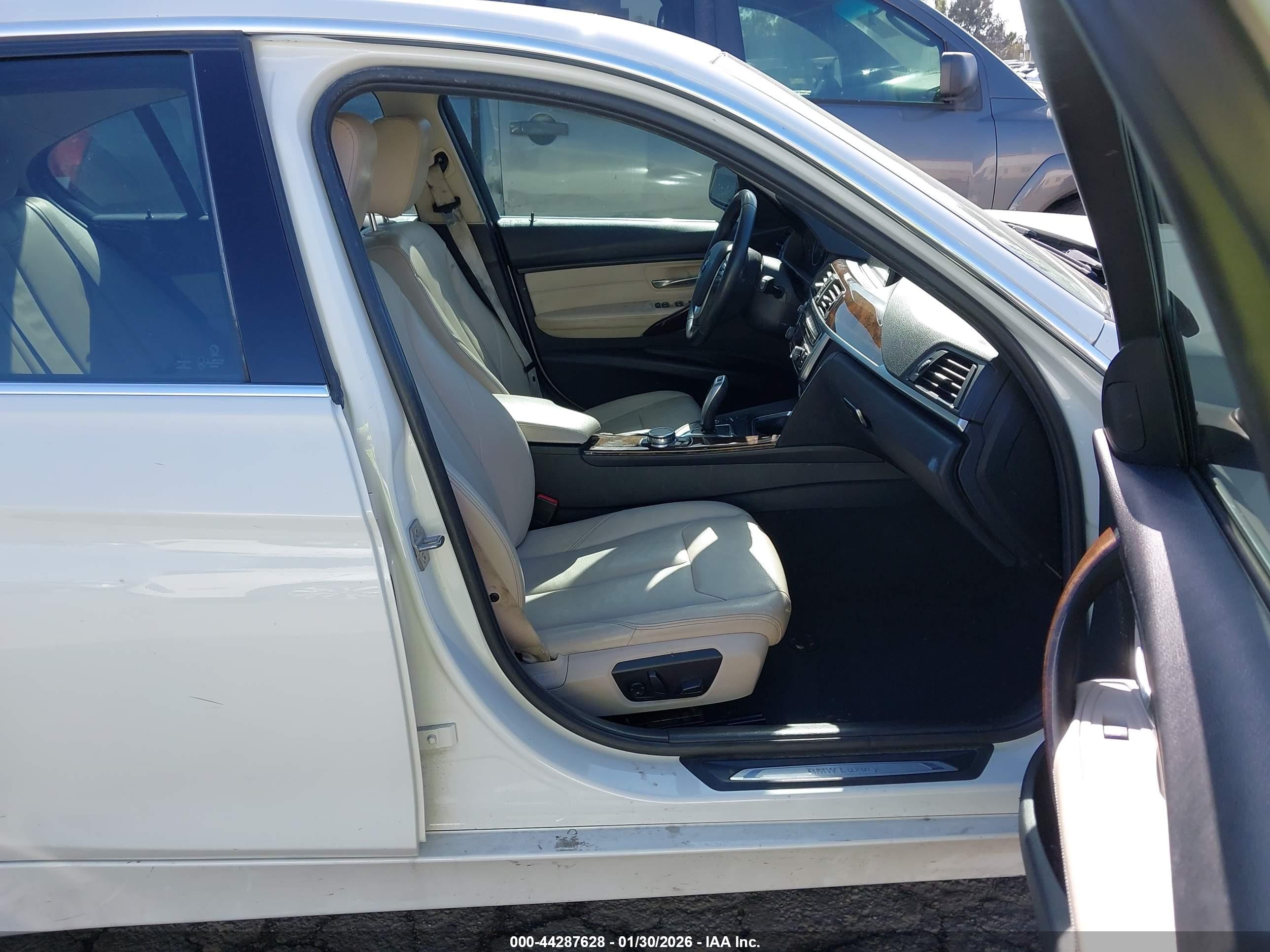 BMW 328I image 5