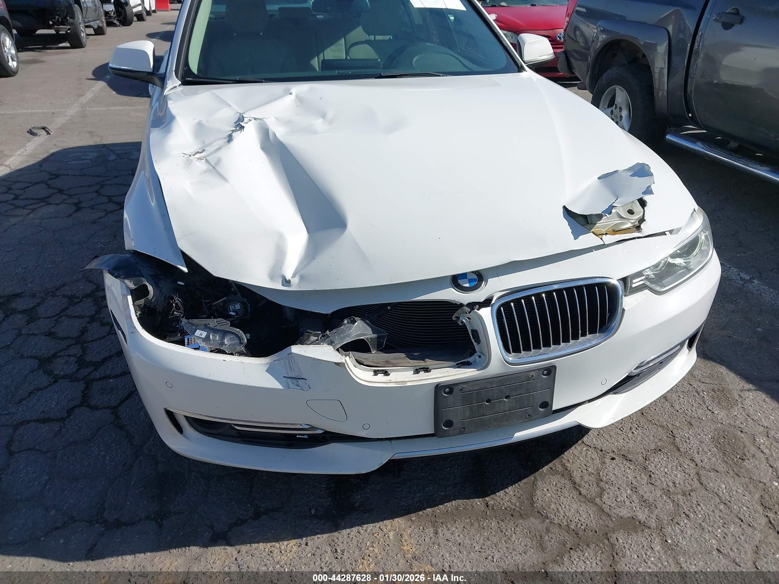 BMW 328I image 6