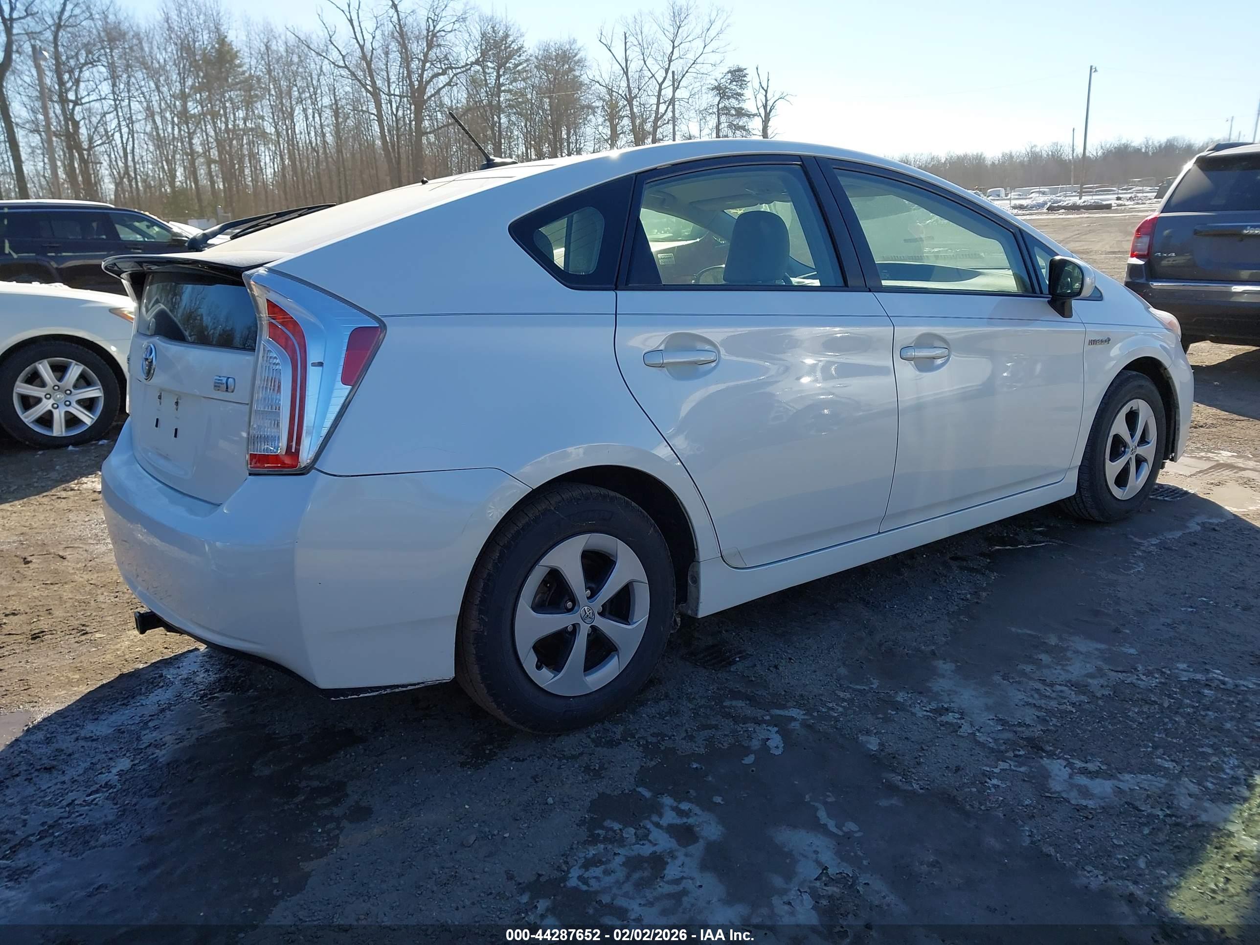 TOYOTA PRIUS image 4