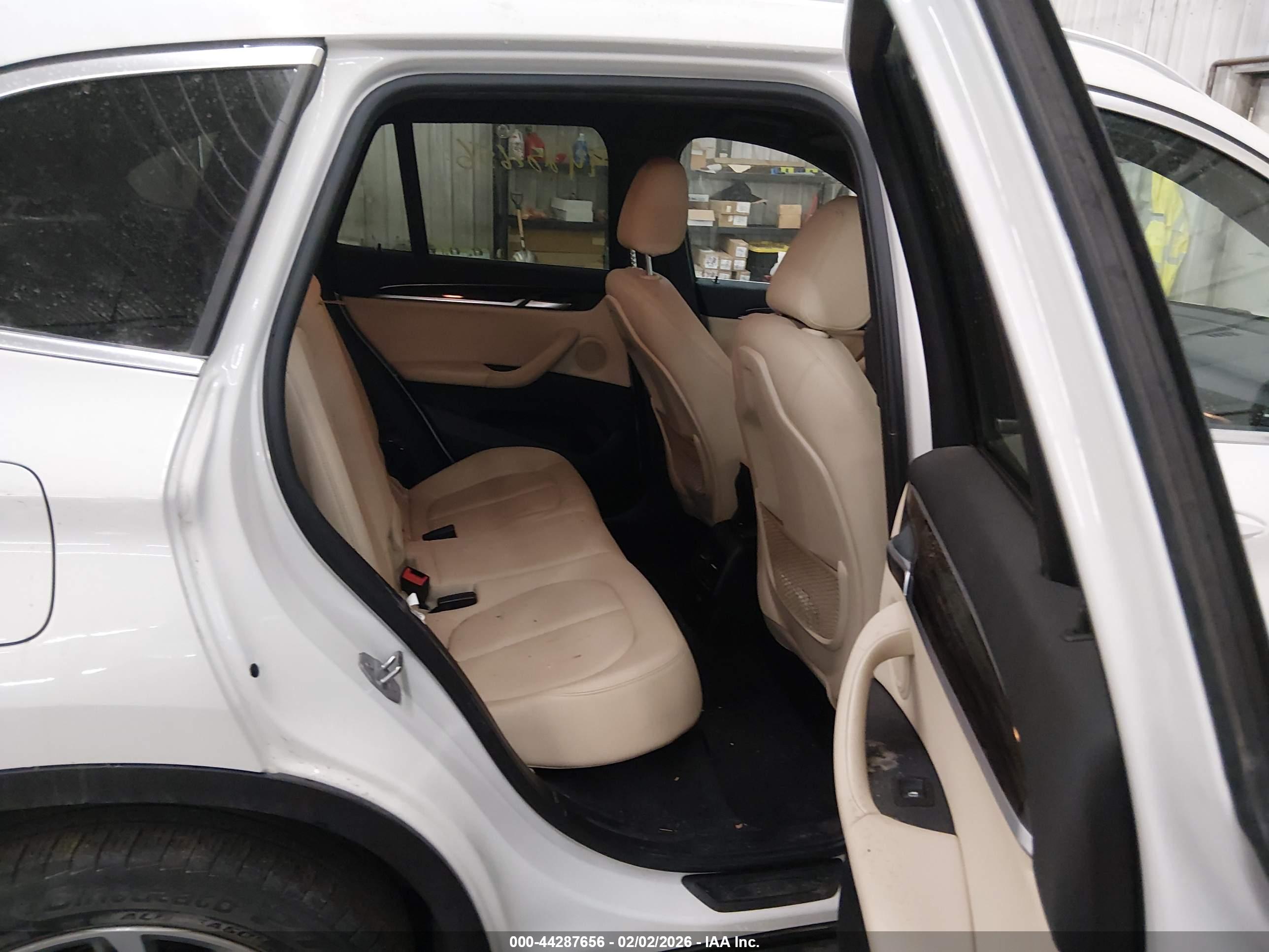 BMW X1 image 8