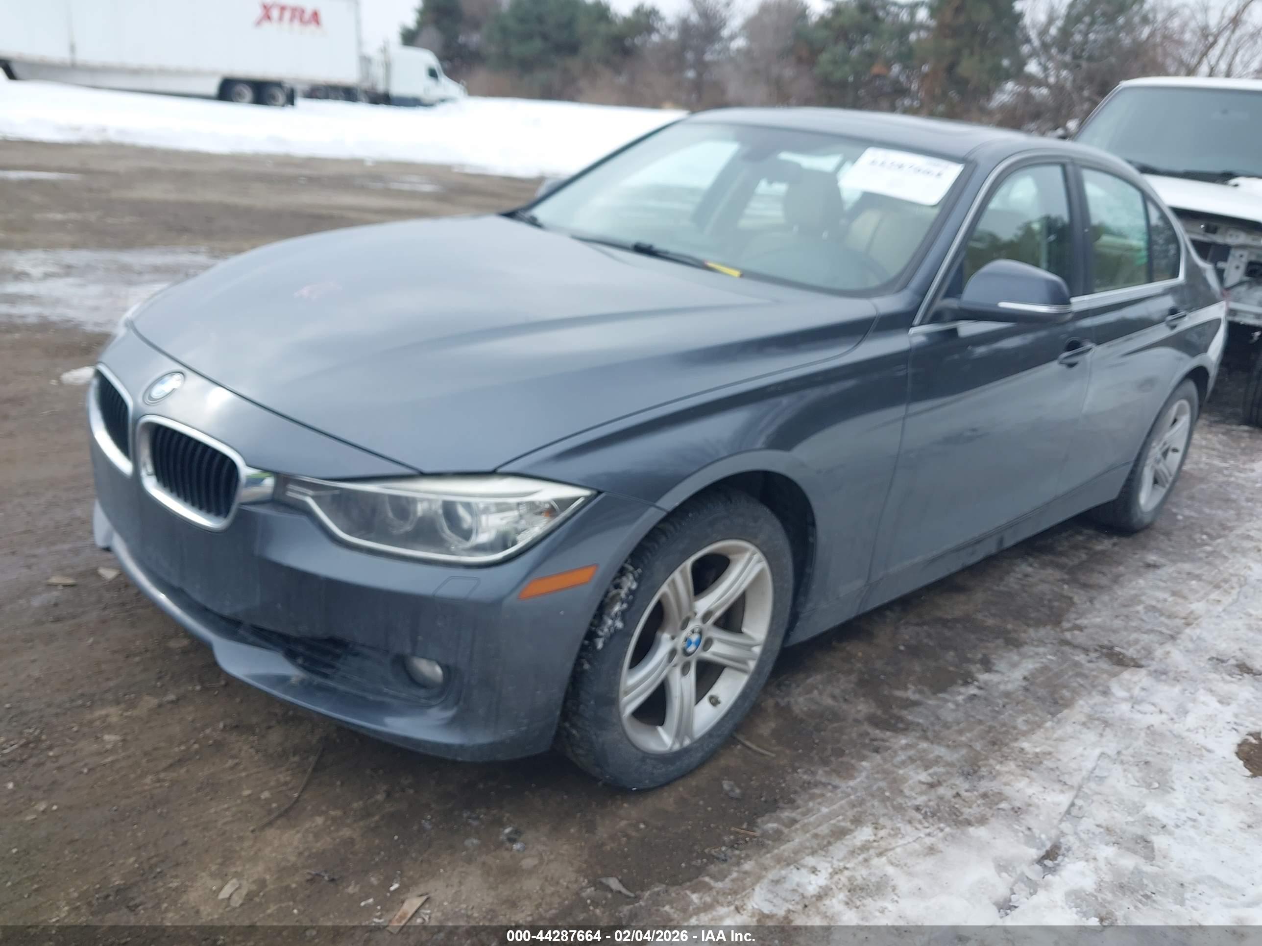 BMW 328I image 2