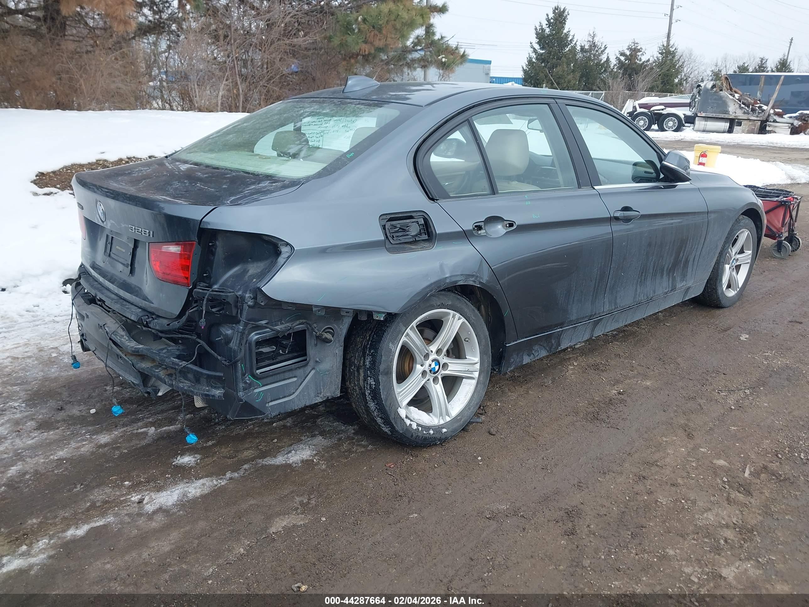BMW 328I image 4