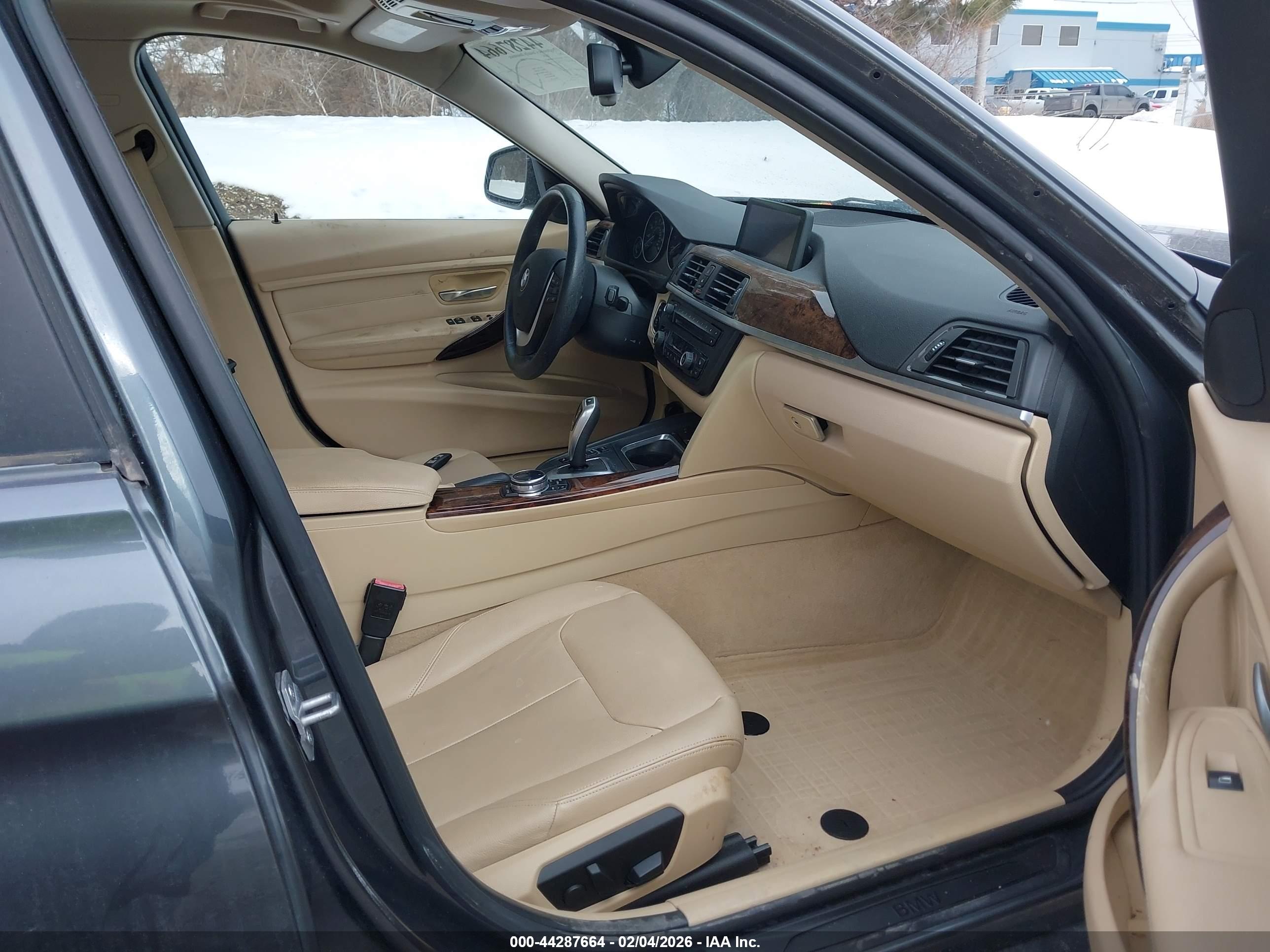 BMW 328I image 5