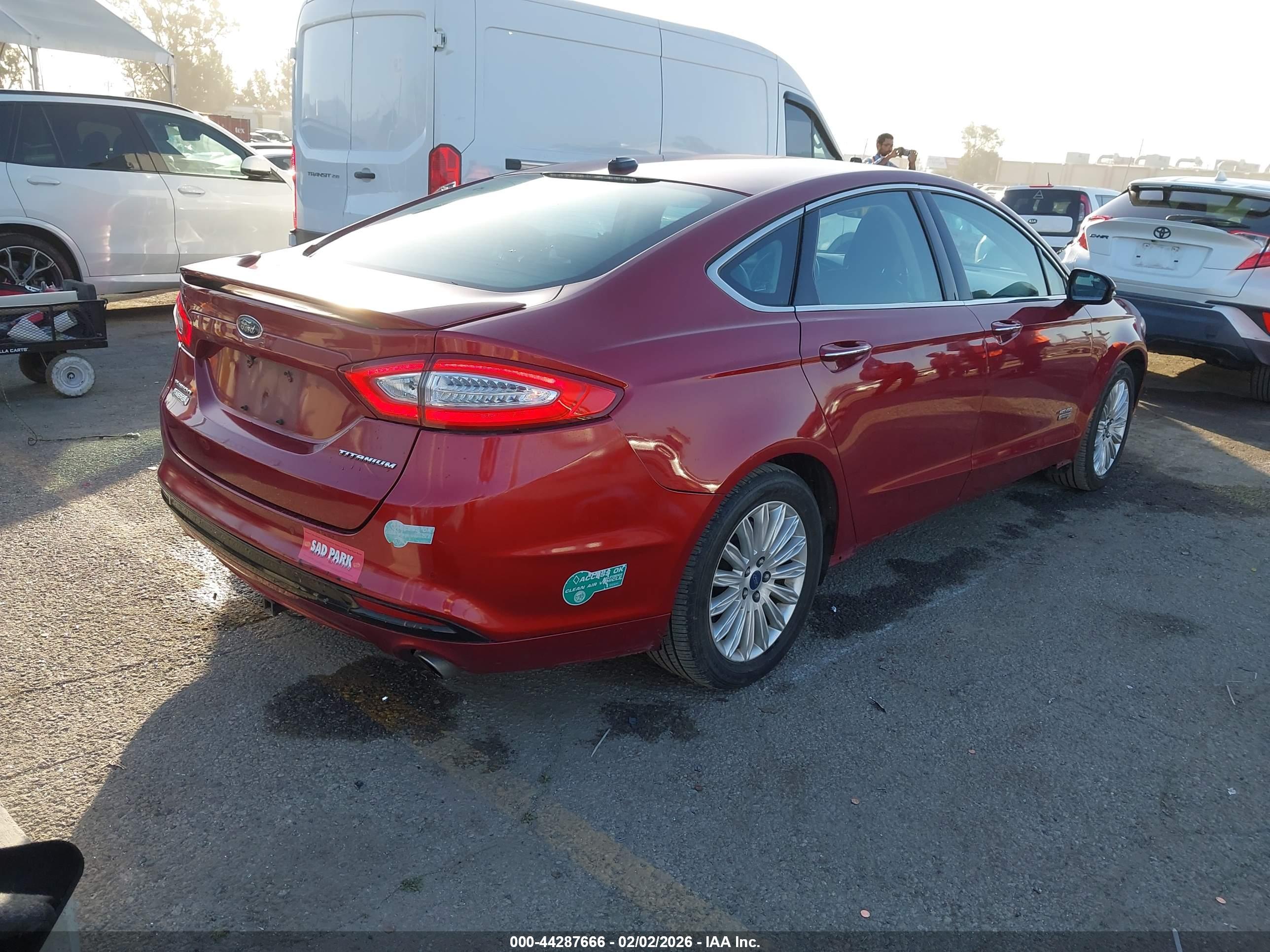 FORD FUSION image 4
