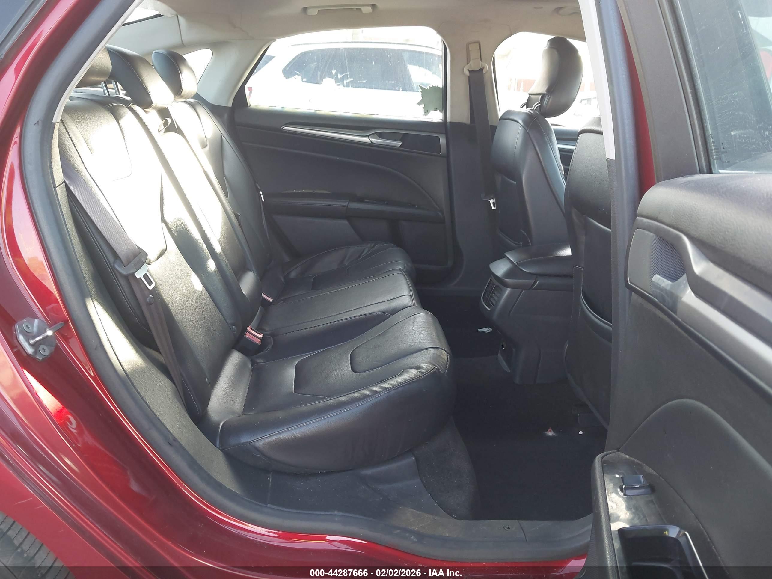 FORD FUSION image 8