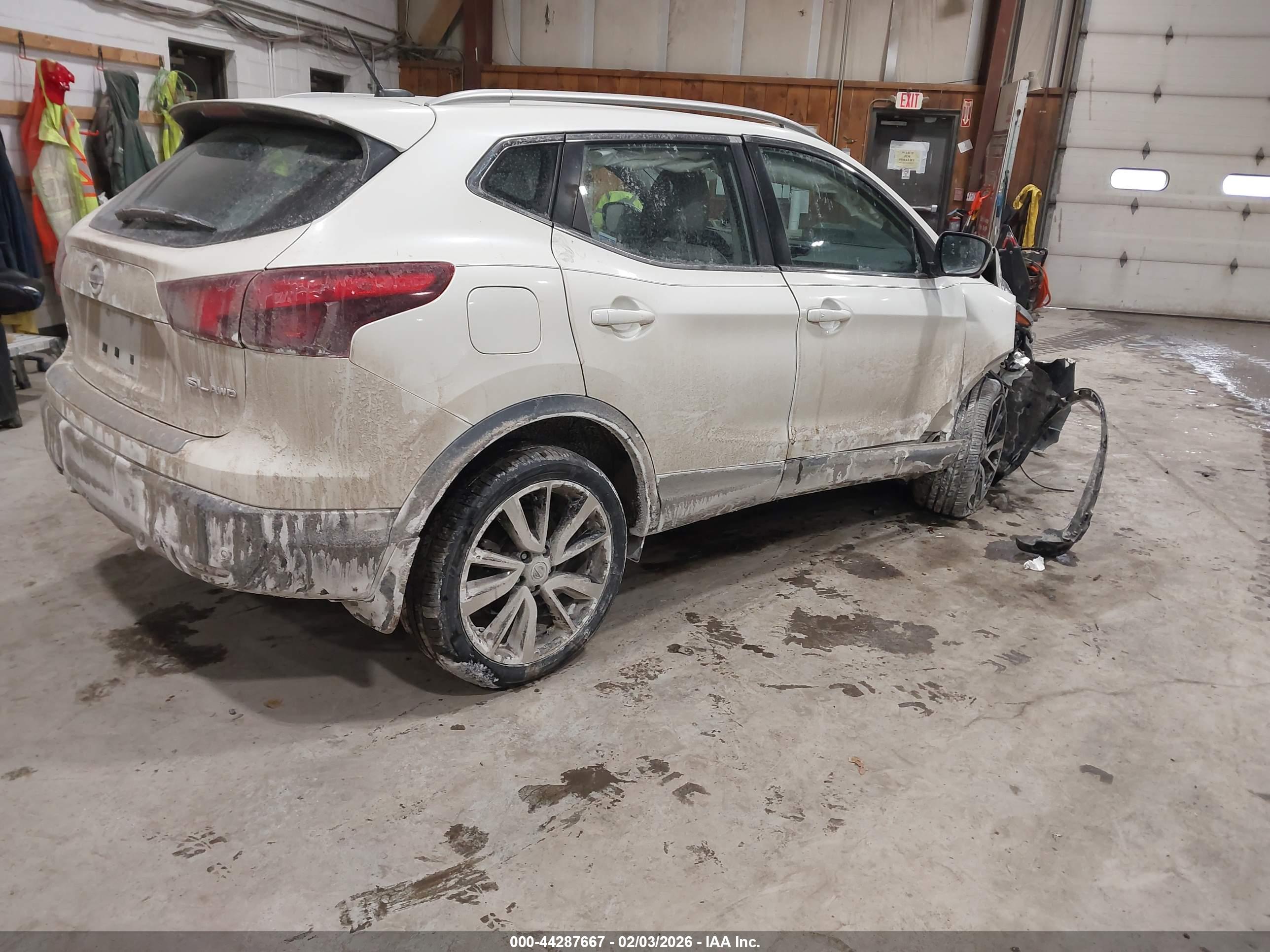 NISSAN ROGUE image 4