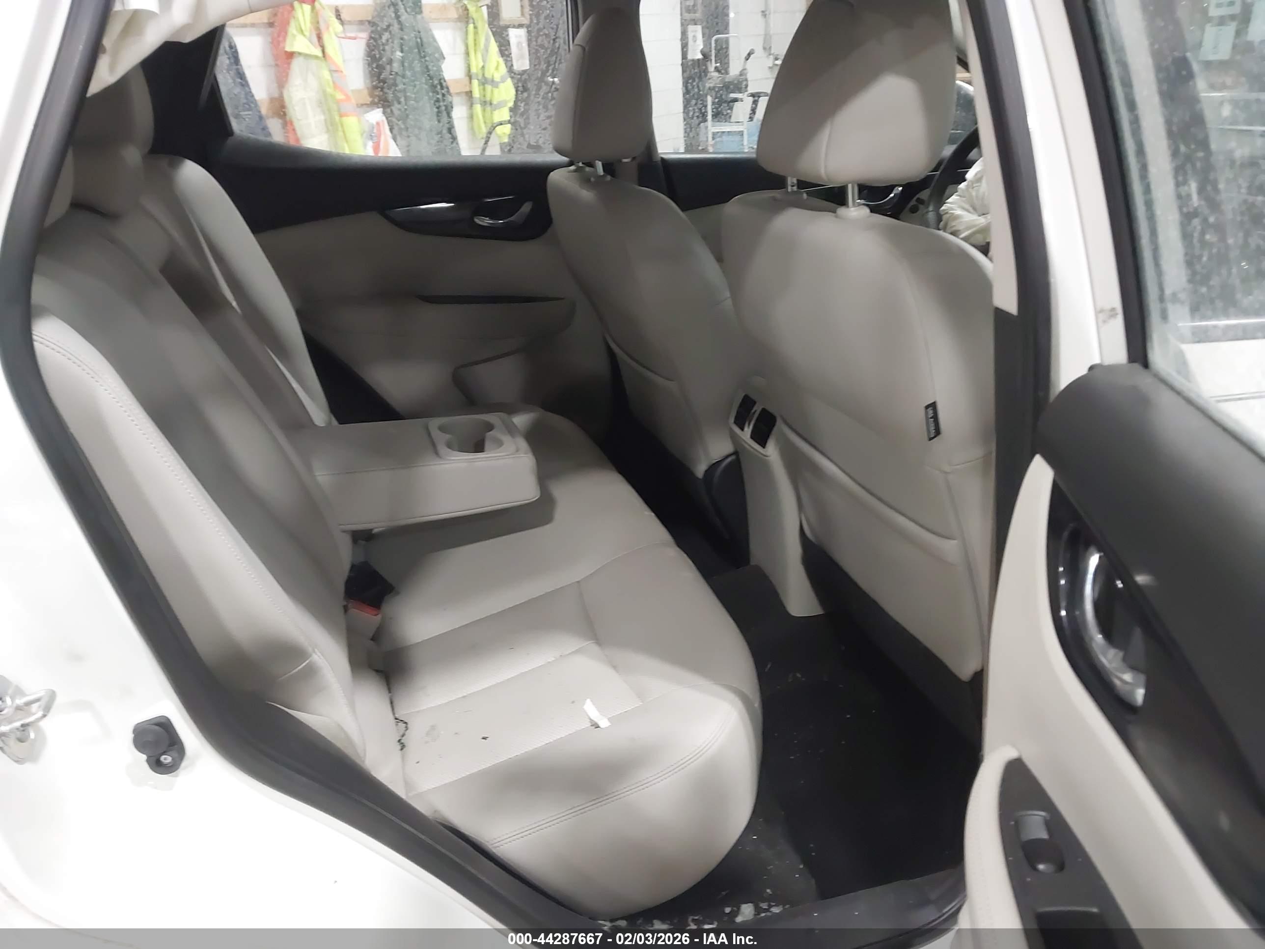 NISSAN ROGUE image 8