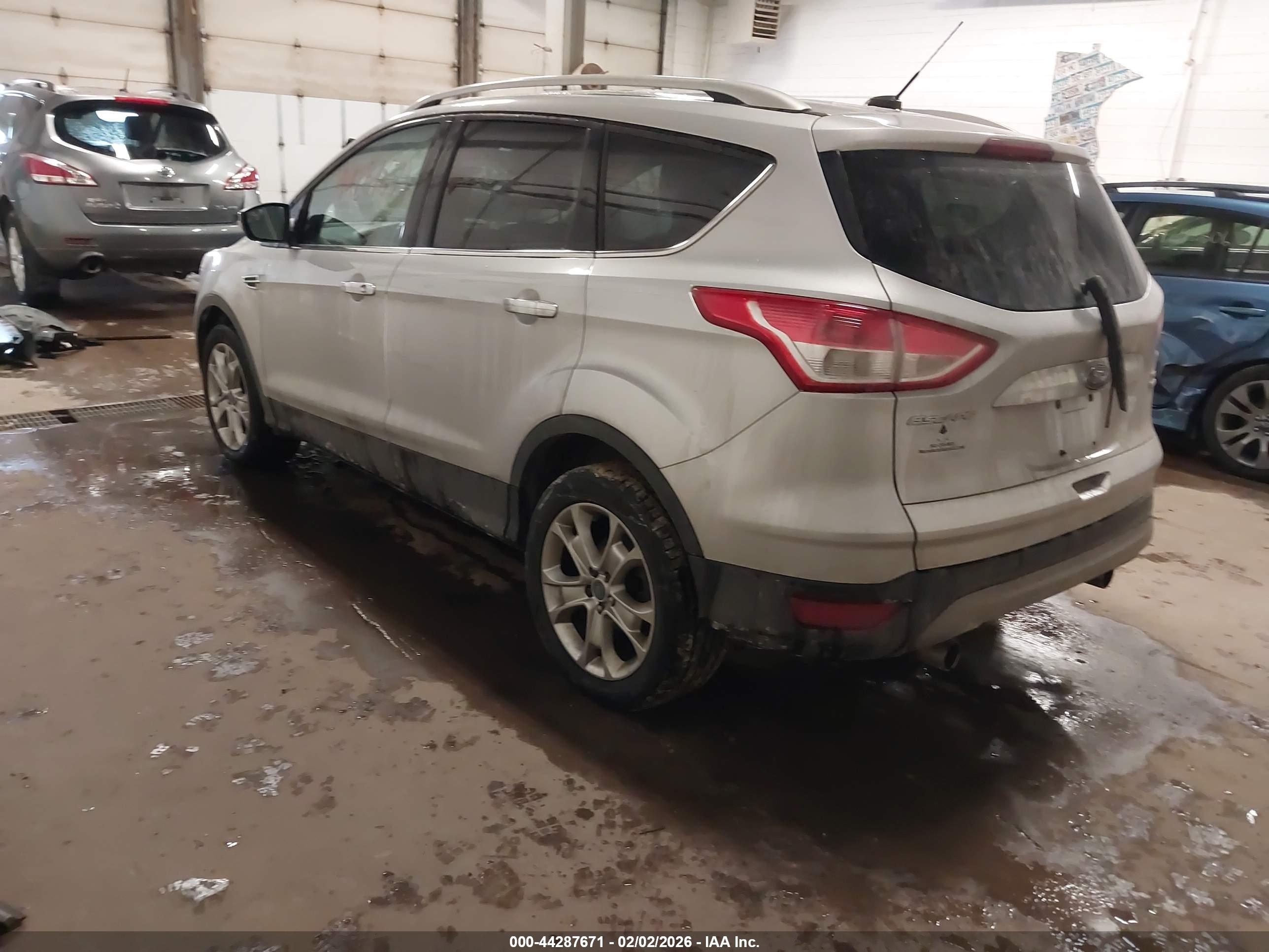 FORD ESCAPE image 3