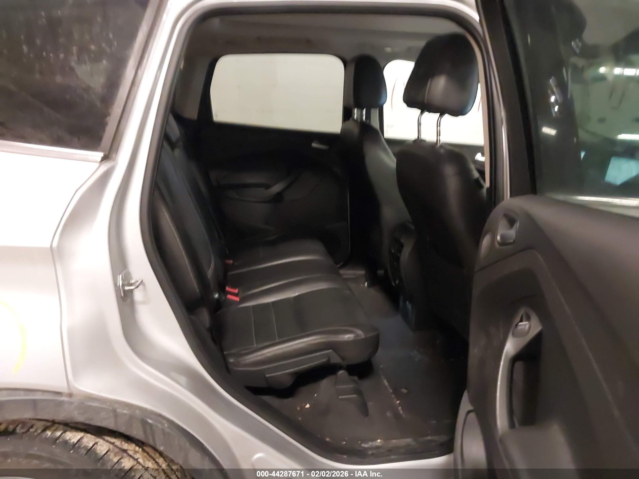 FORD ESCAPE image 8